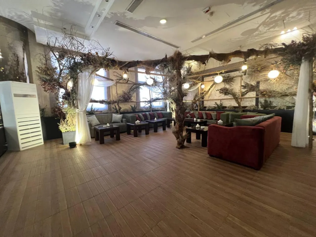 Restaurant/places to eat in Jouhayna Hotel&Suite