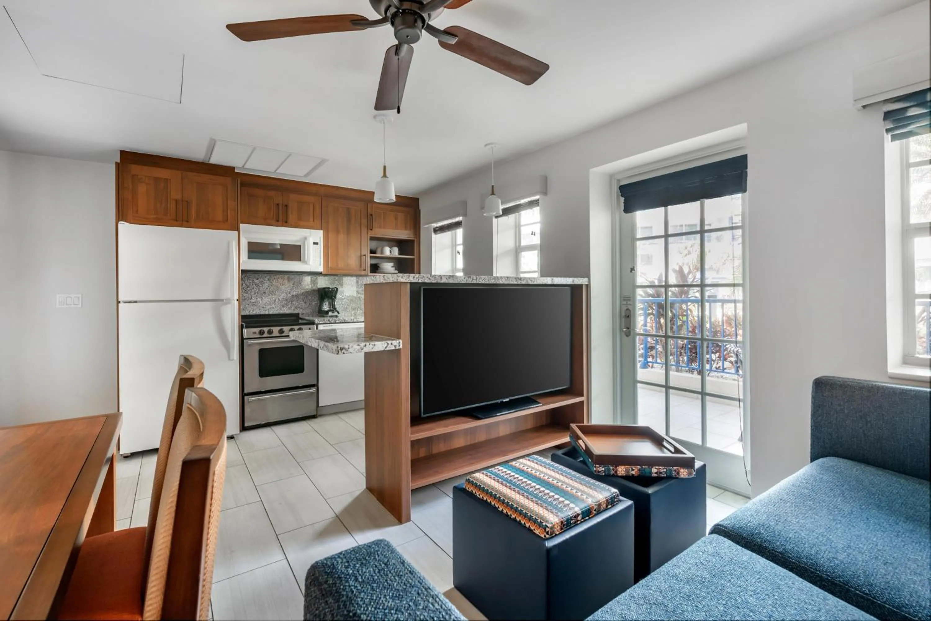 Kitchen or kitchenette in Hilton Vacation Club Flamingo Beach Sint Maarten