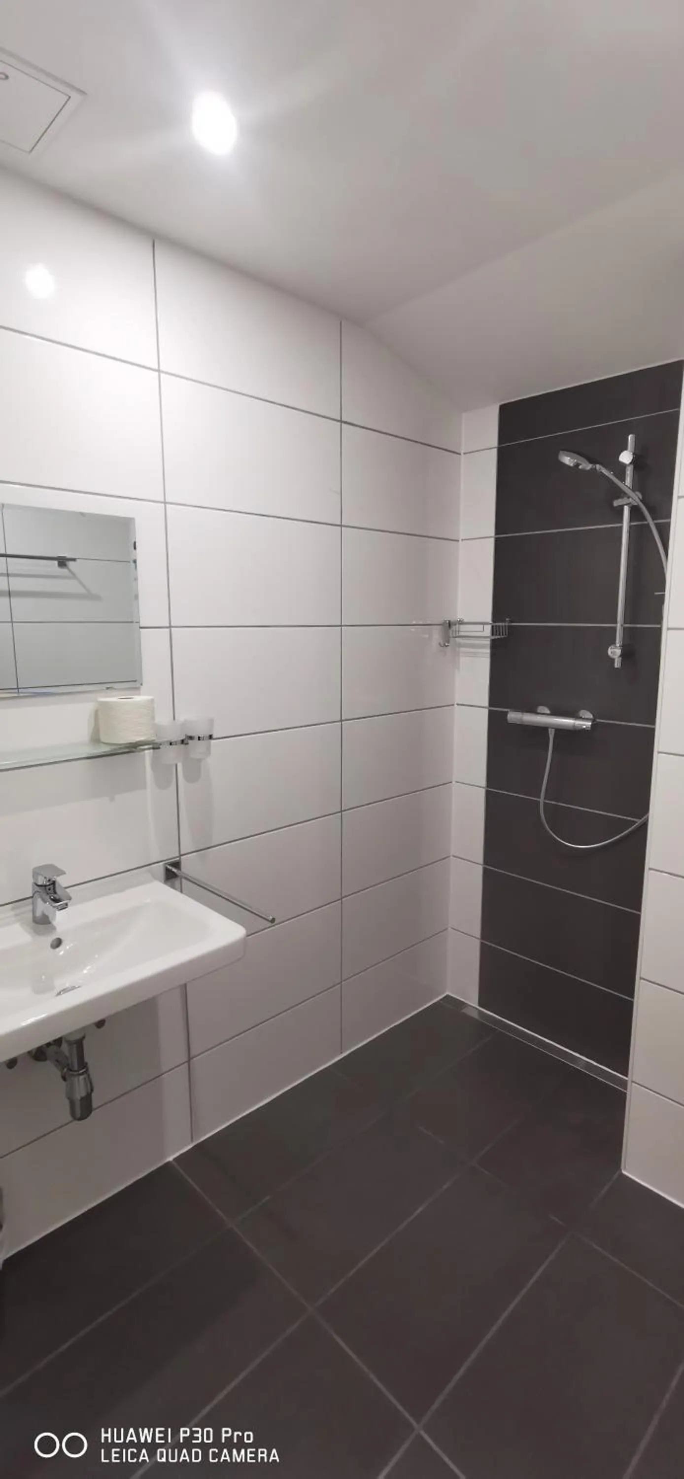 Bathroom in Pension Alpina