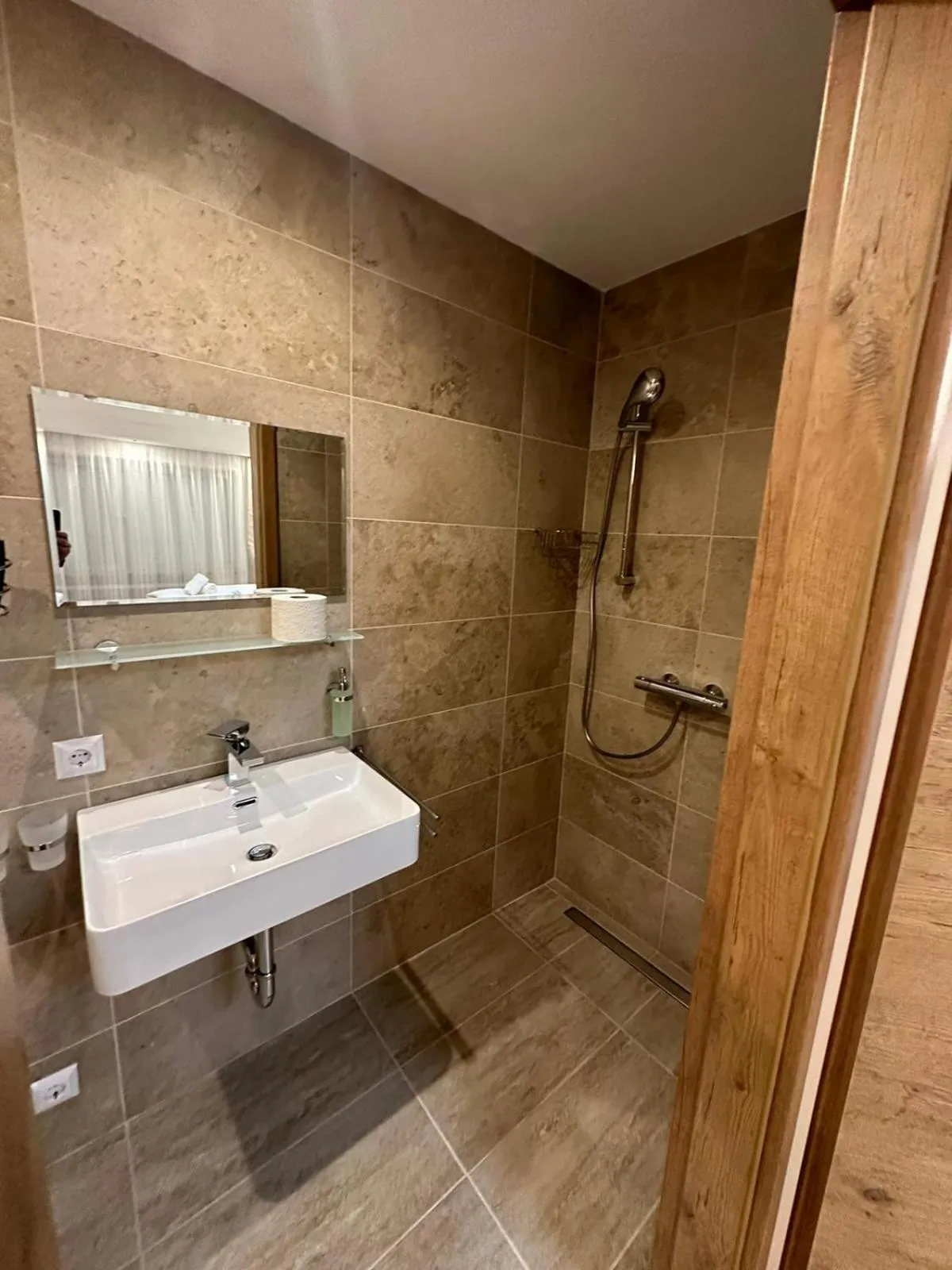 Bathroom in Pension Alpina