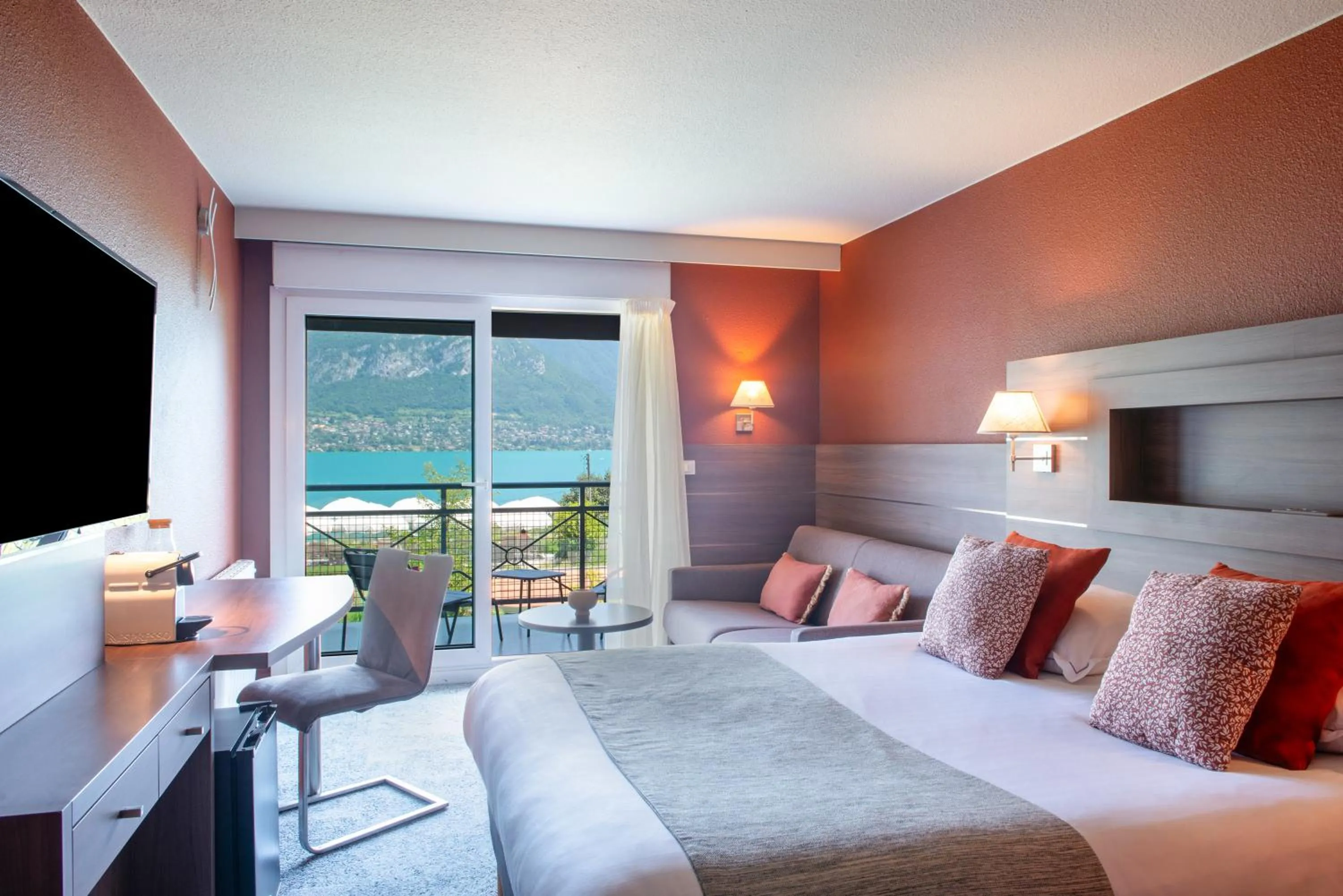 Photo of the whole room, Bed in Hôtel Beauregard, The Originals Relais