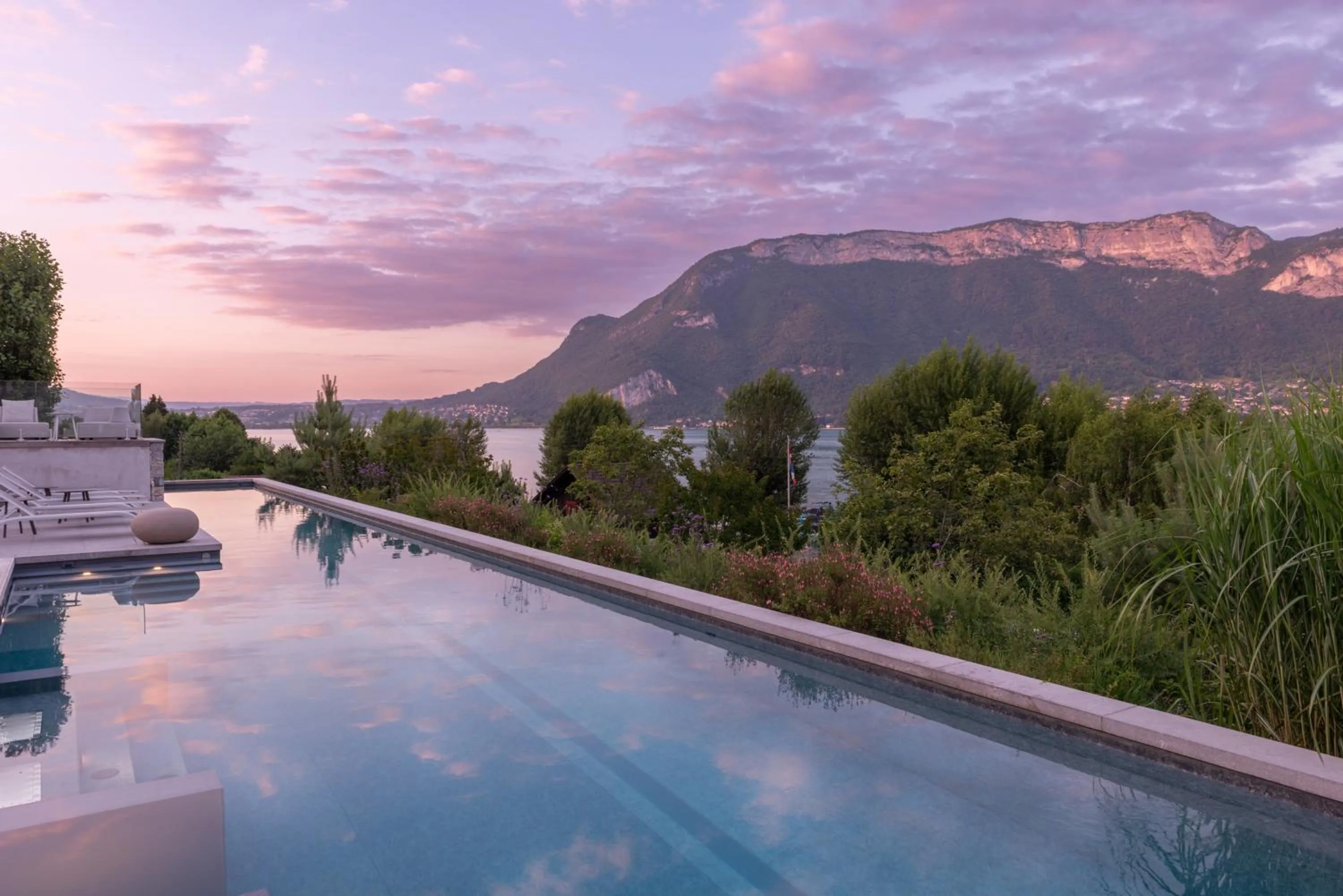 Pool view in Hôtel Beauregard, The Originals Relais