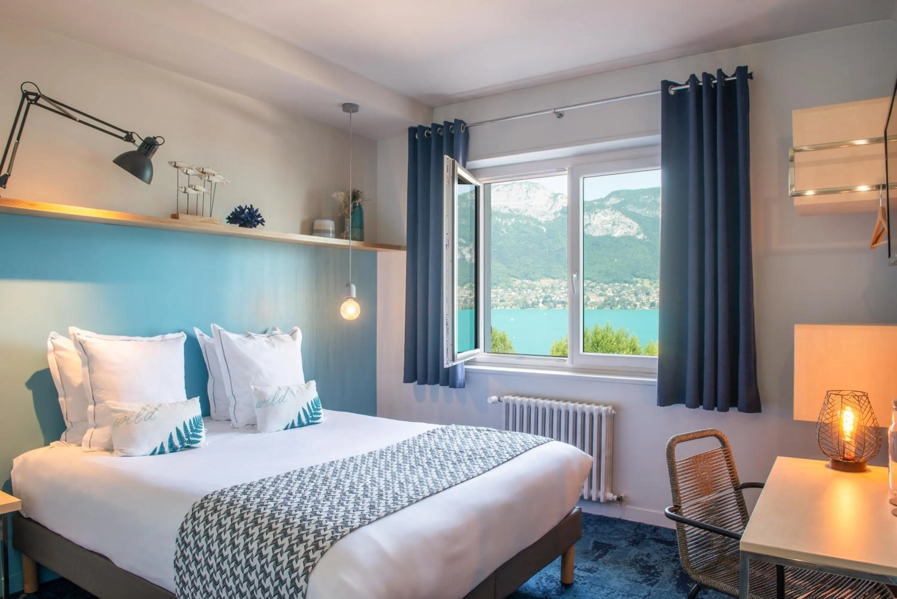 Bedroom, Bed in Hôtel Beauregard, The Originals Relais