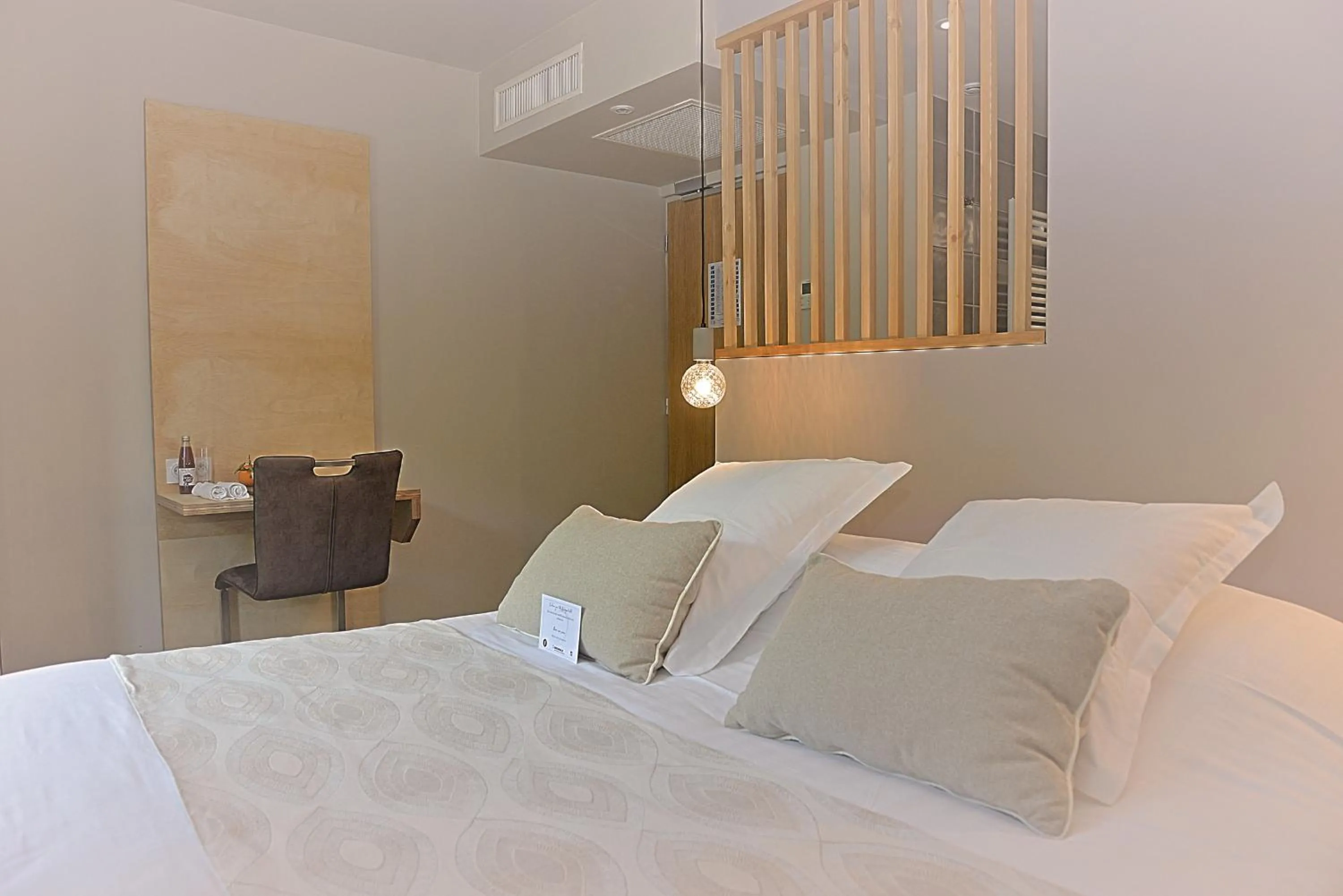 Photo of the whole room, Bed in Hôtel Beauregard, The Originals Relais