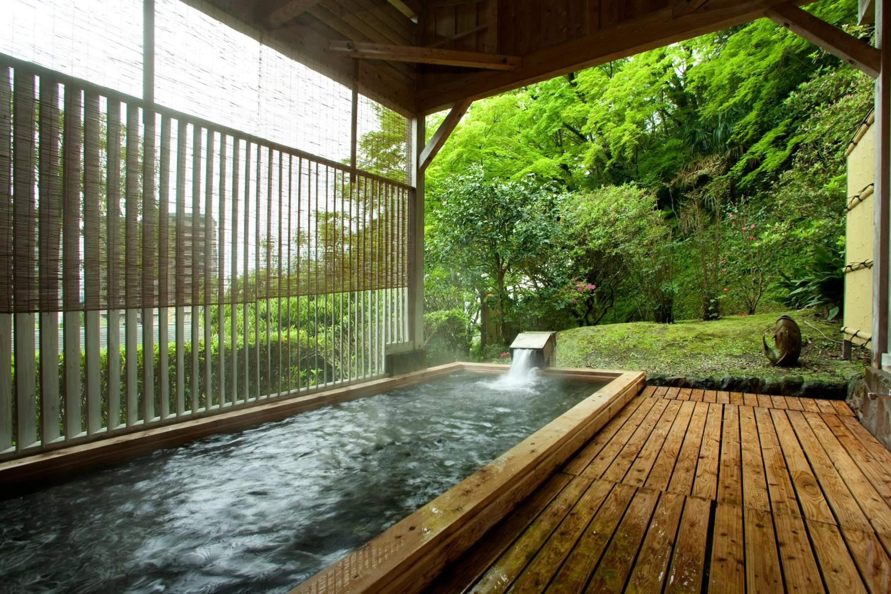 Hot Spring Bath in Ryochiku Bettei