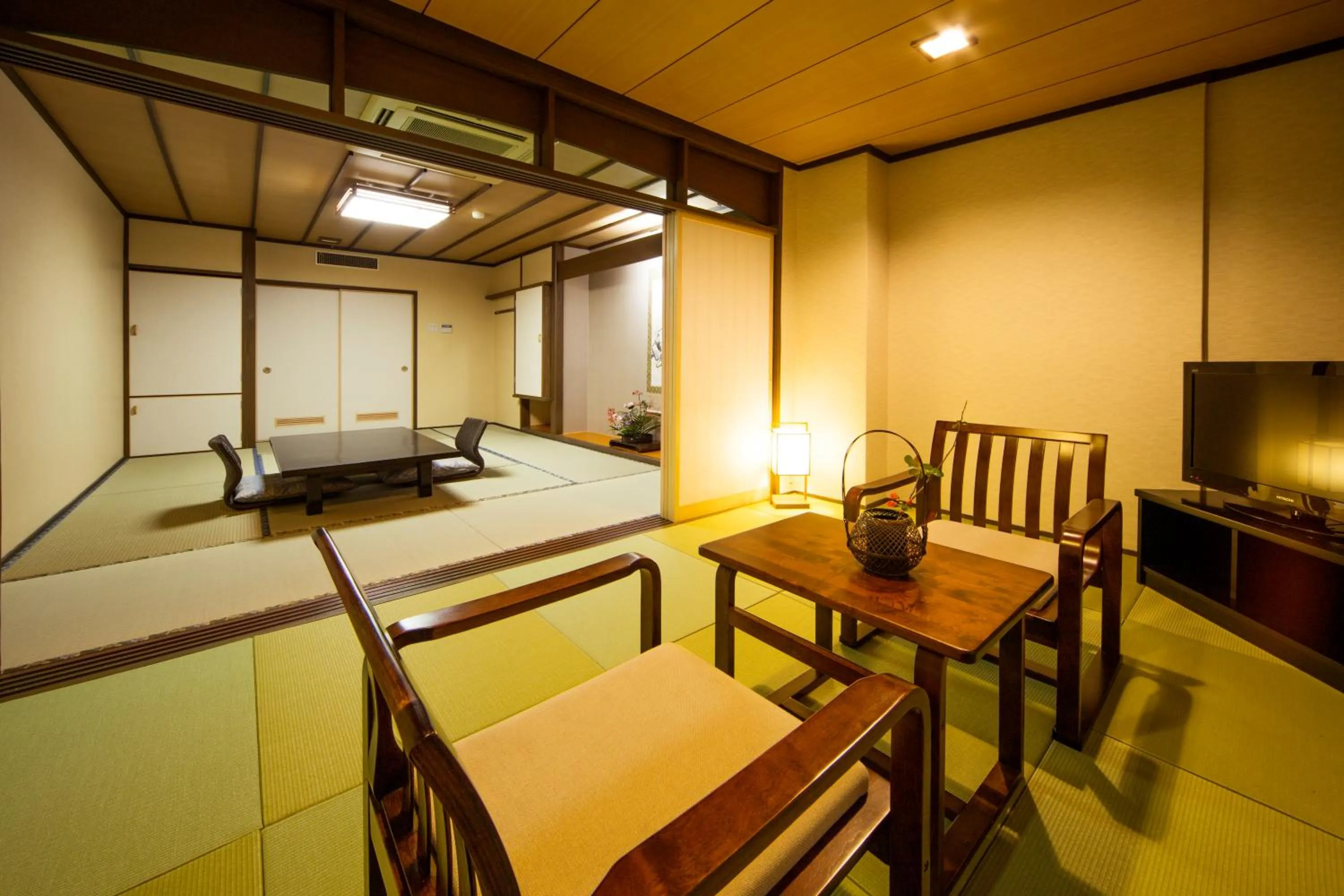 Photo of the whole room, Bed in Ryochiku Bettei
