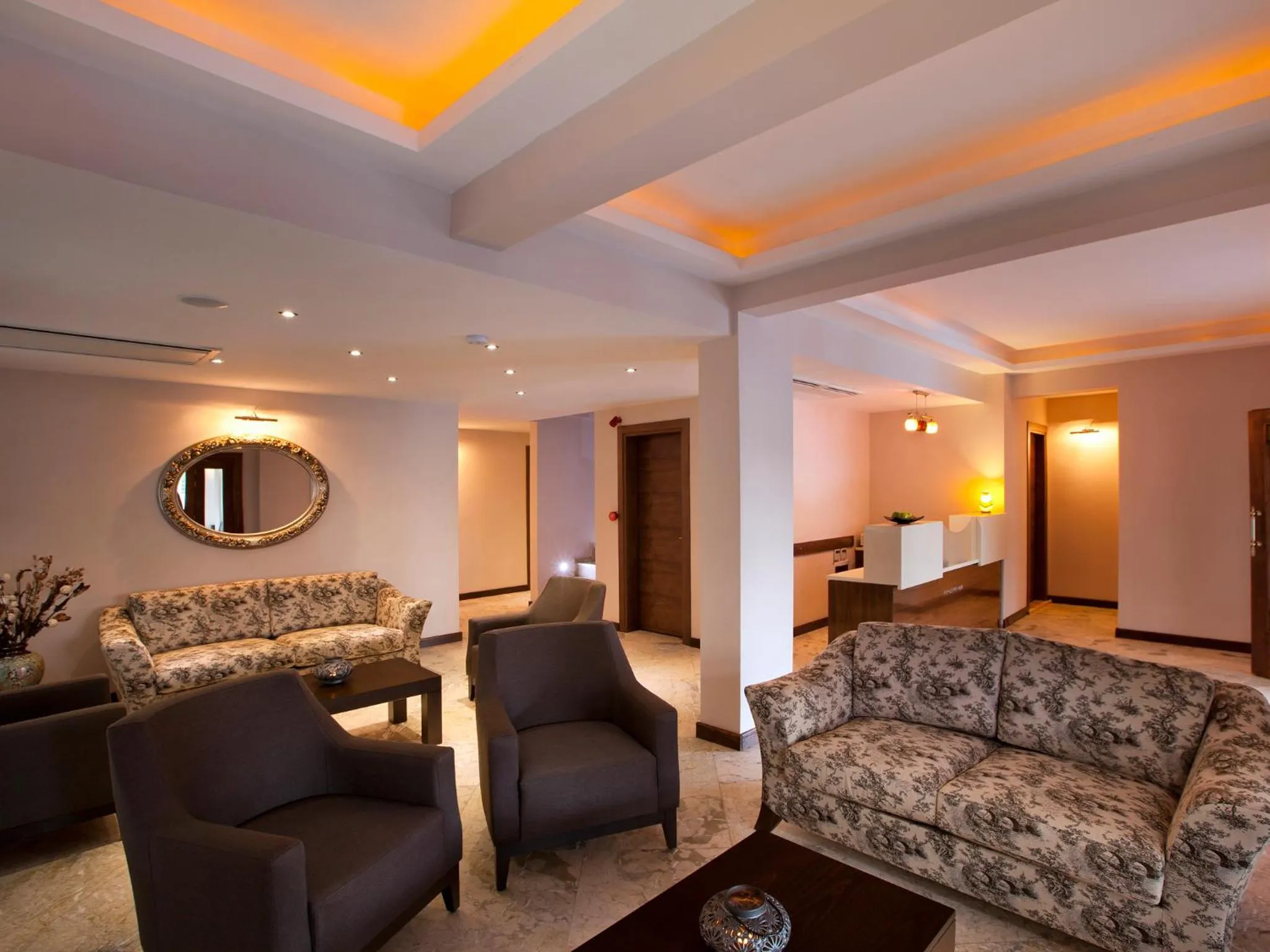 Lobby or reception in Montana Hotel