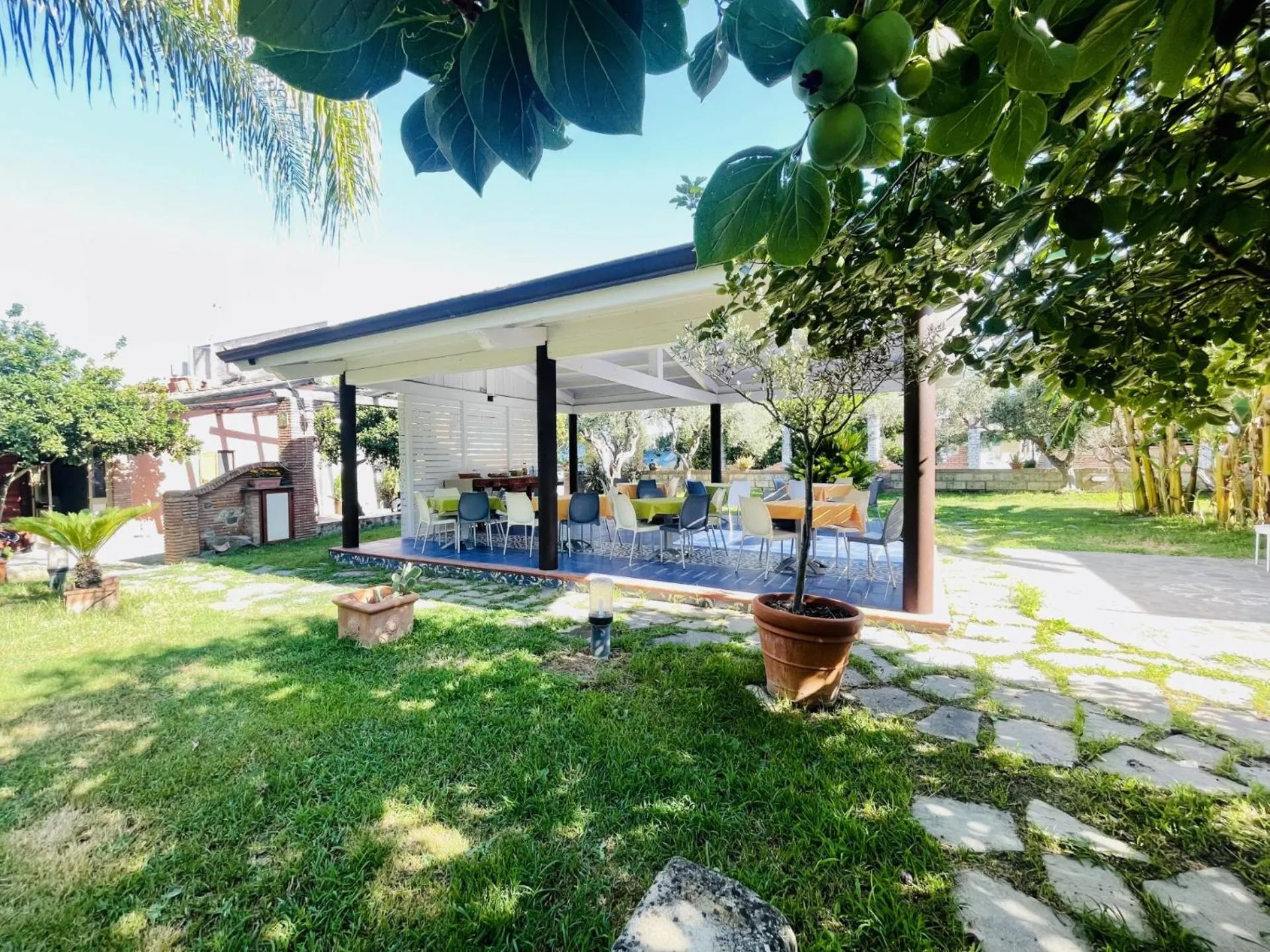 Garden view in Borgo Camicia In