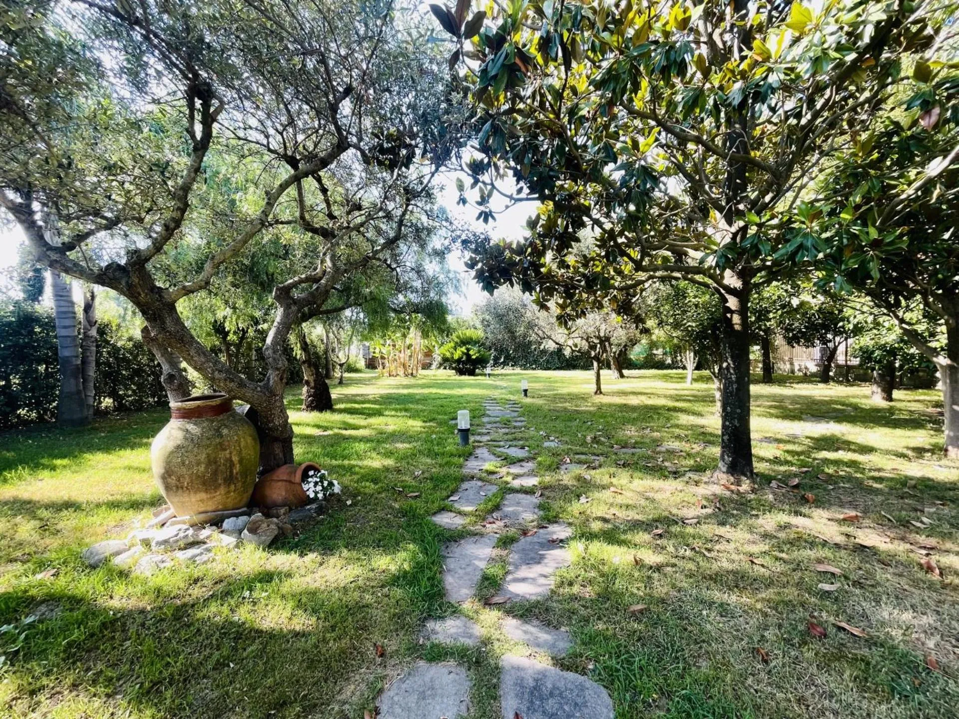Garden view in Borgo Camicia In