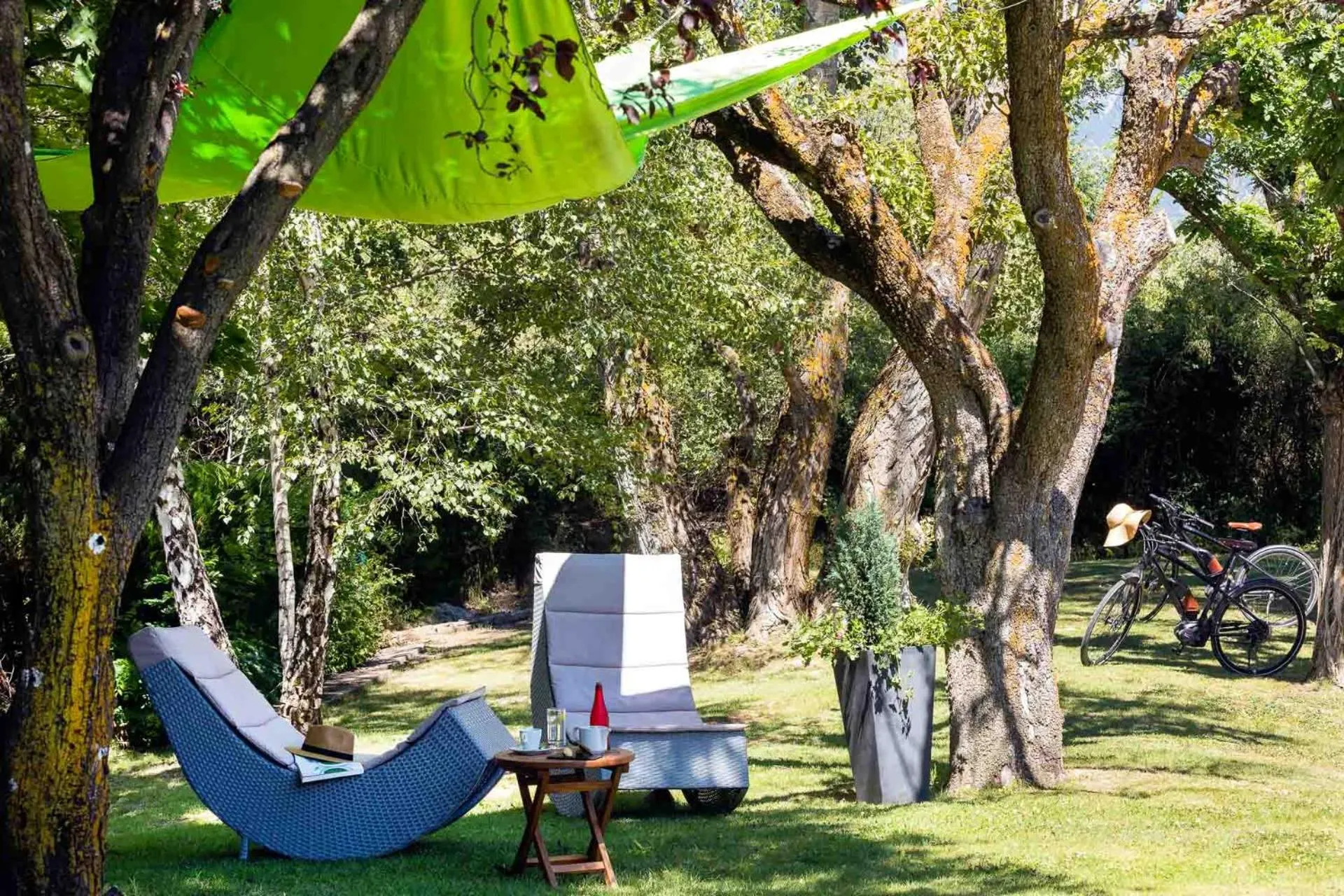 Garden in Hôtel & Spa Les Bartavelles