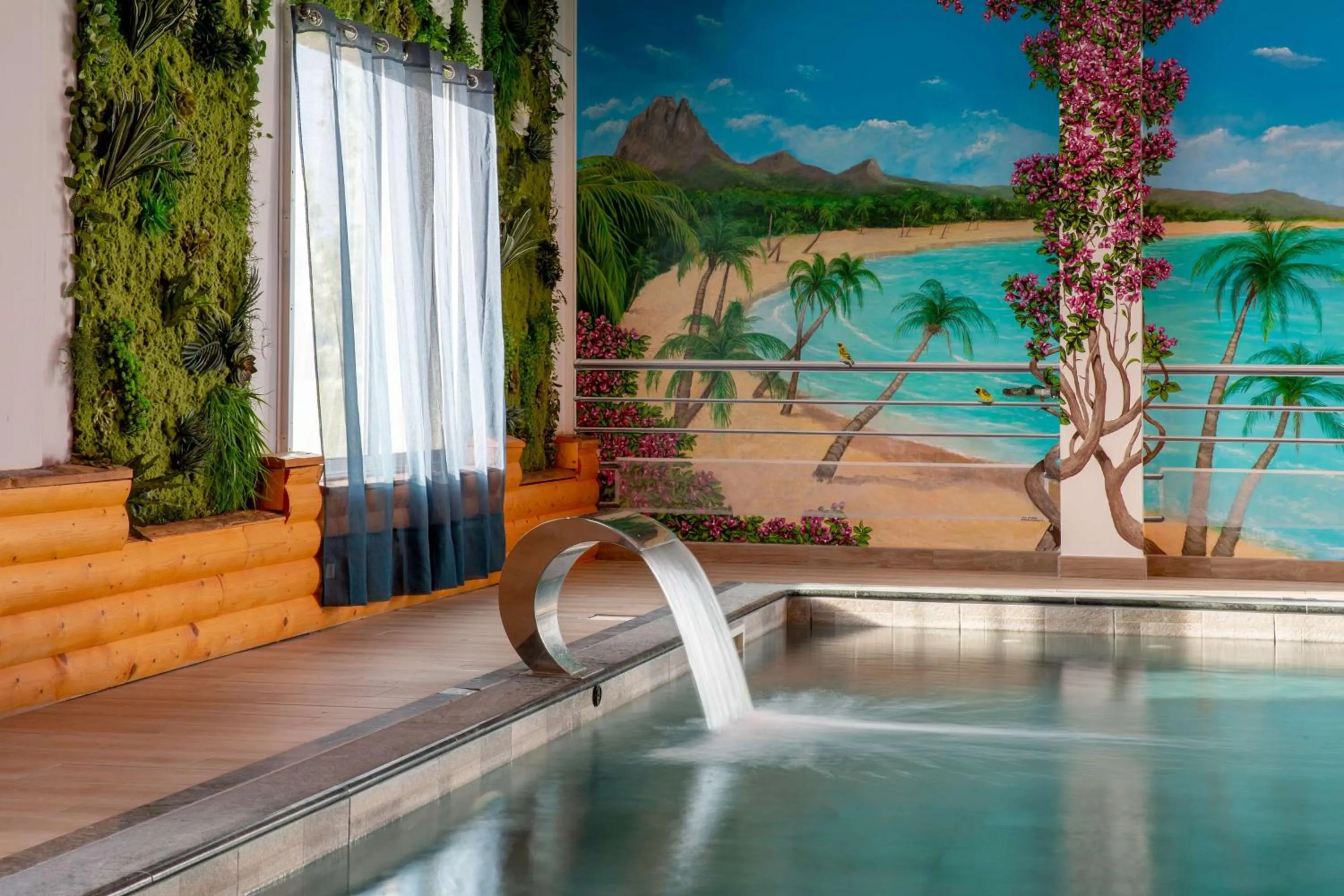 Pool view in Best Western Hotel & SPA Pau Lescar Aeroport