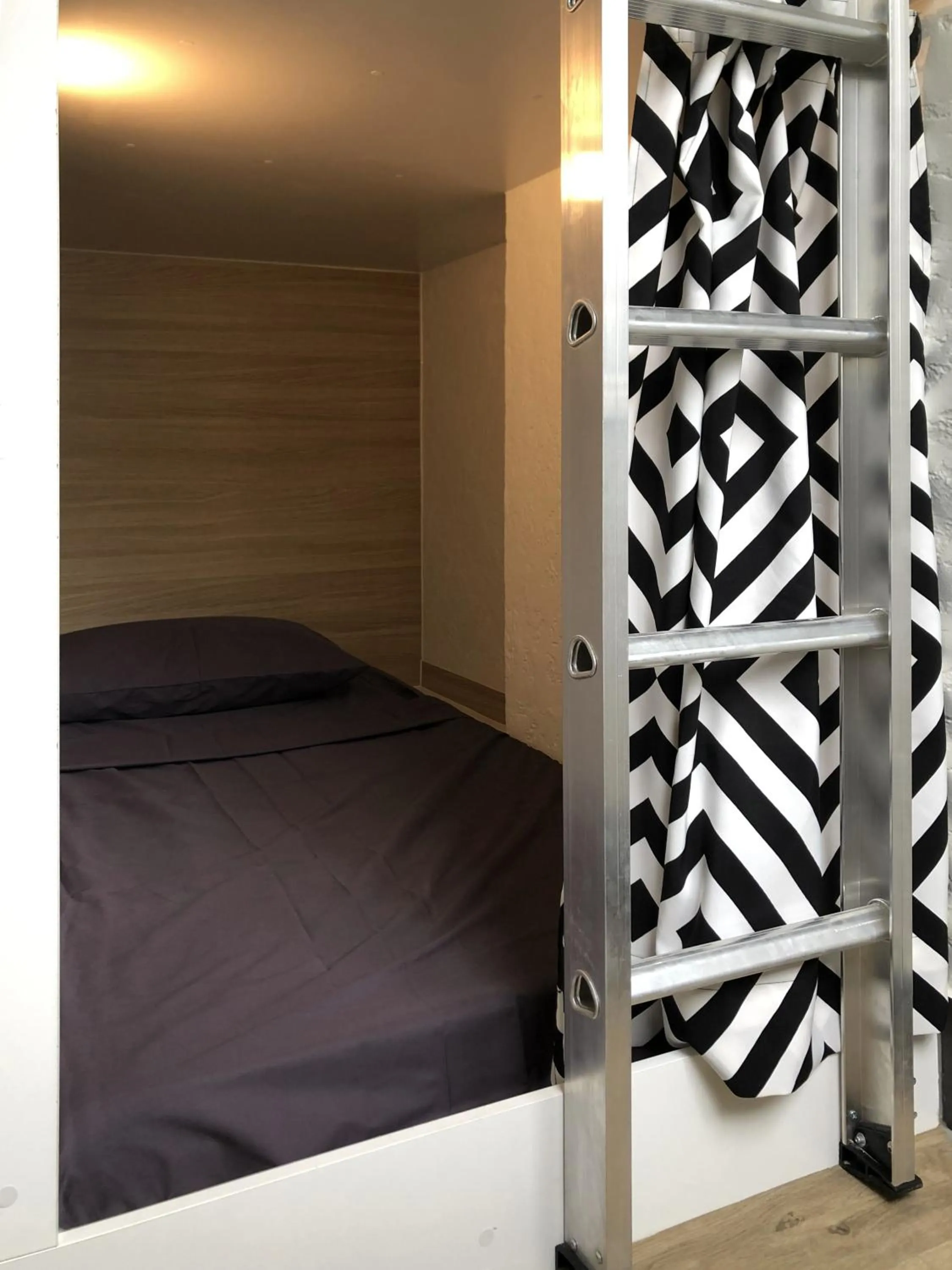 bunk bed, Bed in Brisbane Quarters