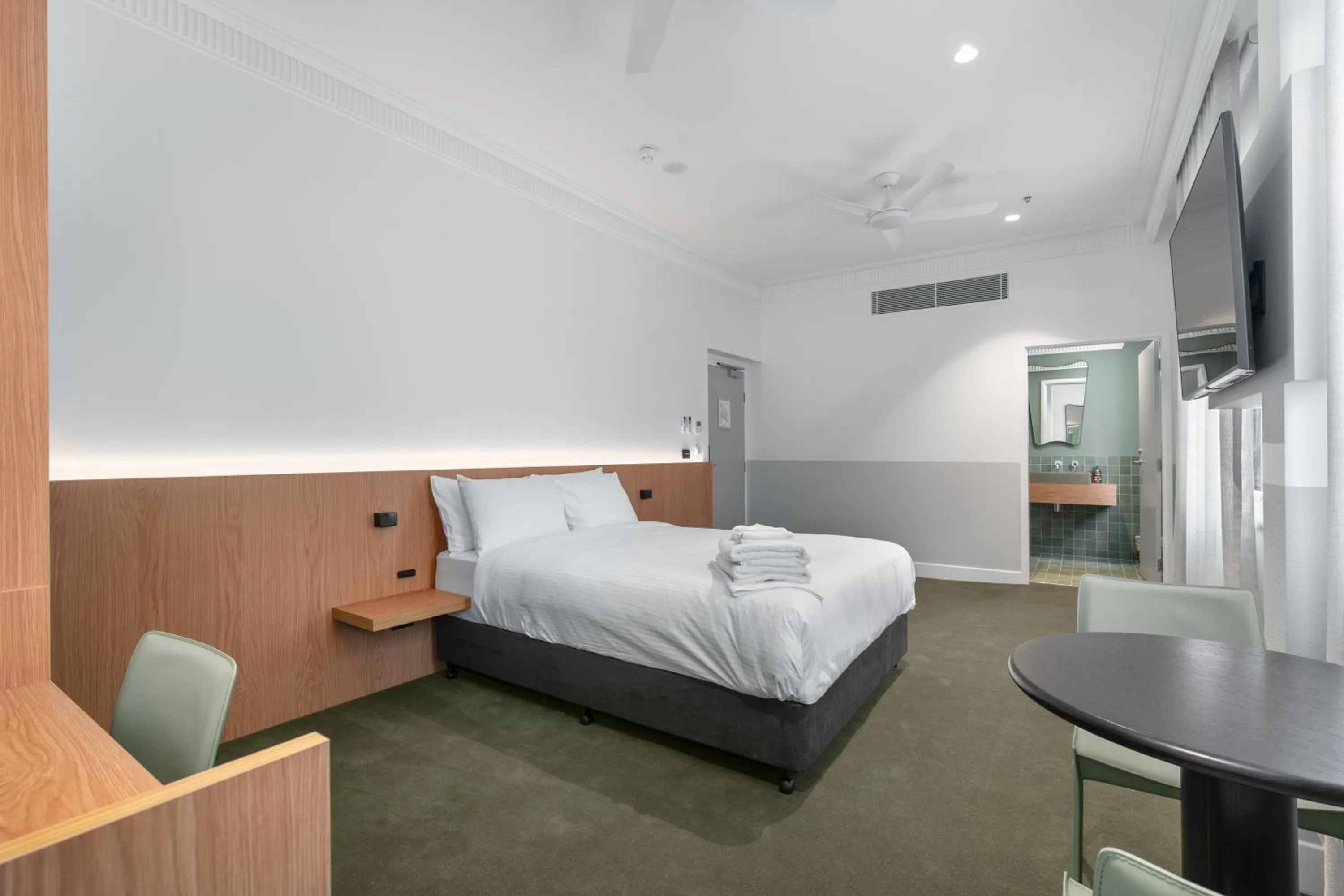 Bed in Royal Hotel Orange