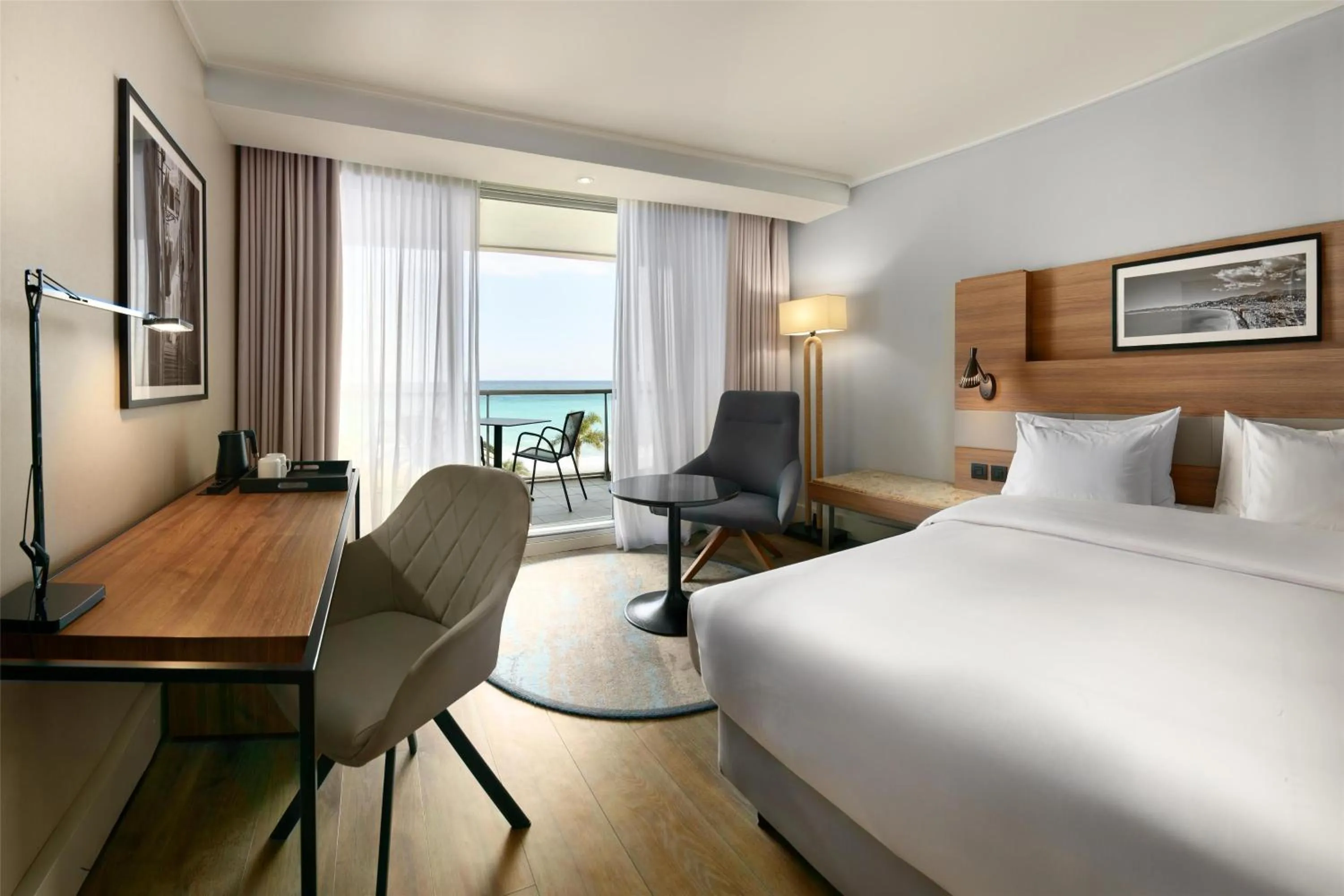 Bedroom, Bed in Radisson Blu Hotel Nice