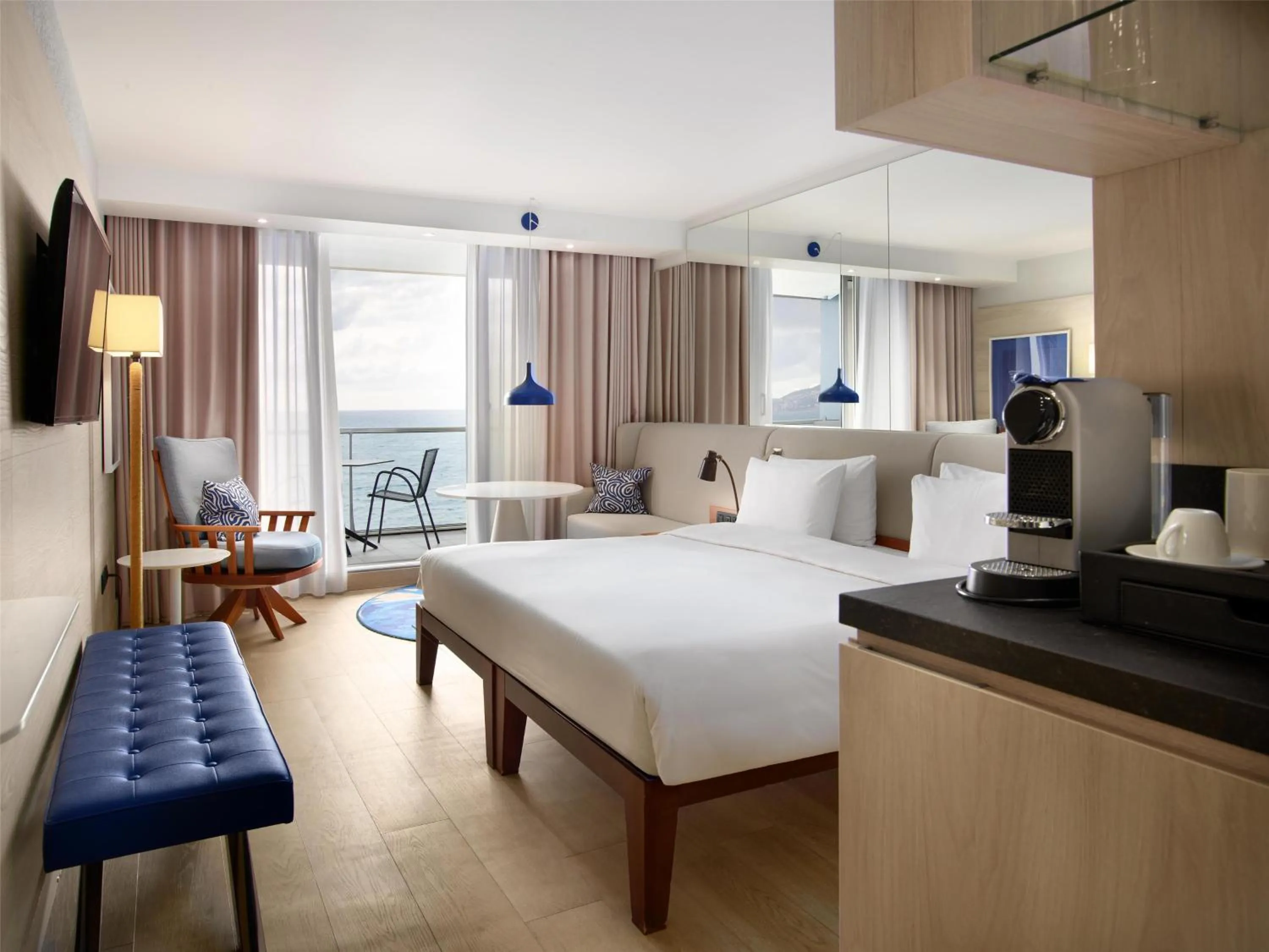 Bedroom, Bed in Radisson Blu Hotel Nice