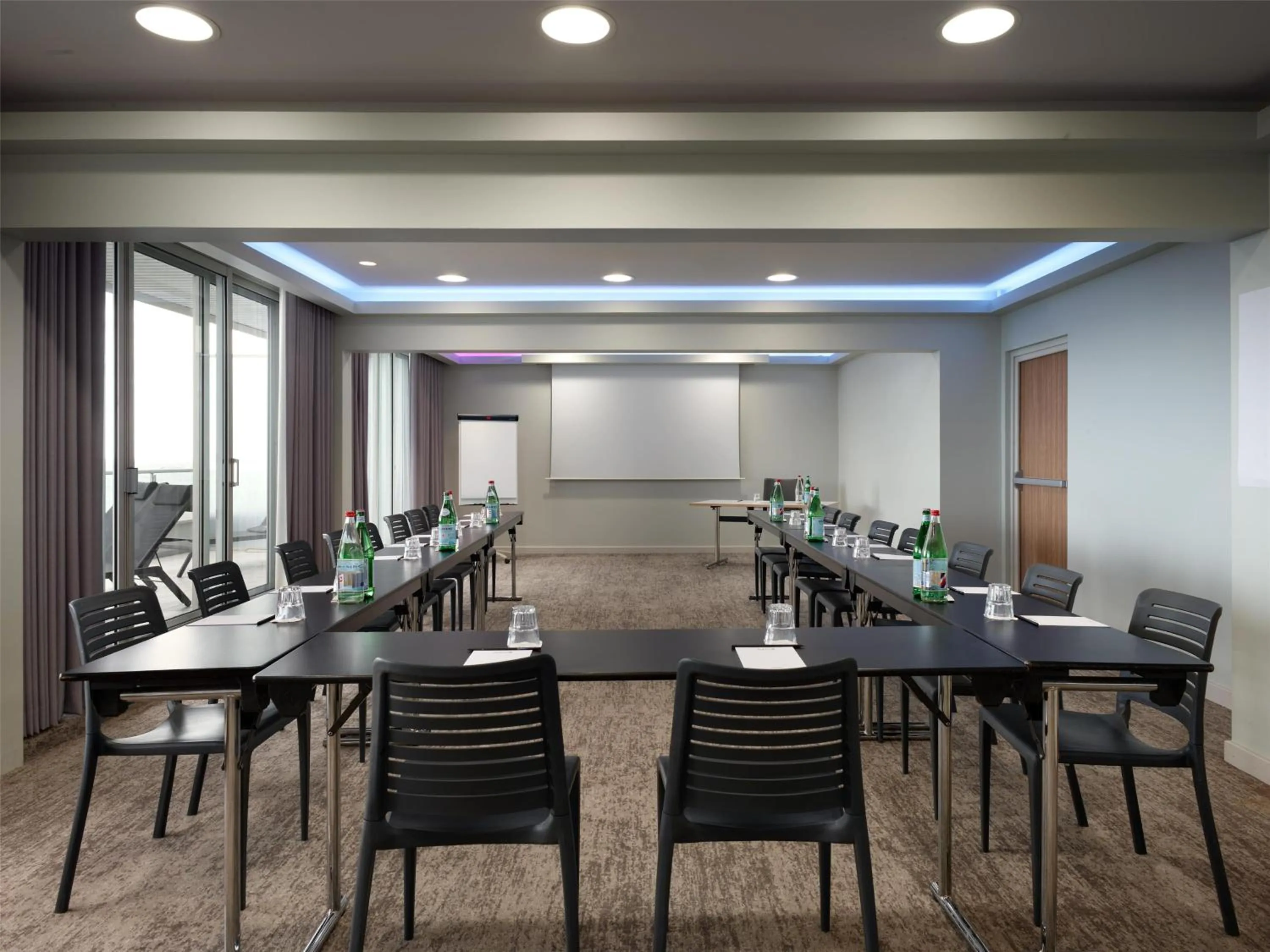 Meeting/conference room in Radisson Blu Hotel Nice