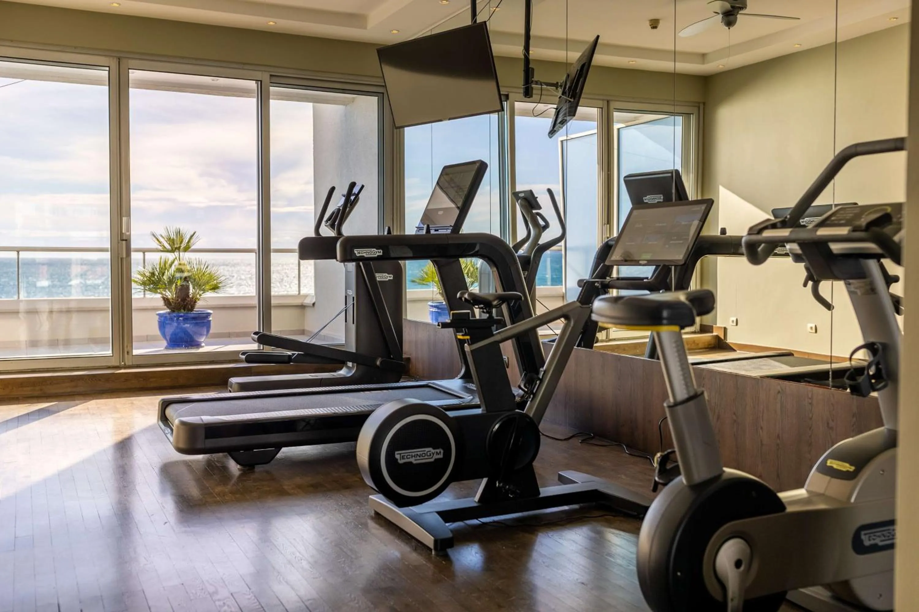 Fitness centre/facilities in Radisson Blu Hotel Nice