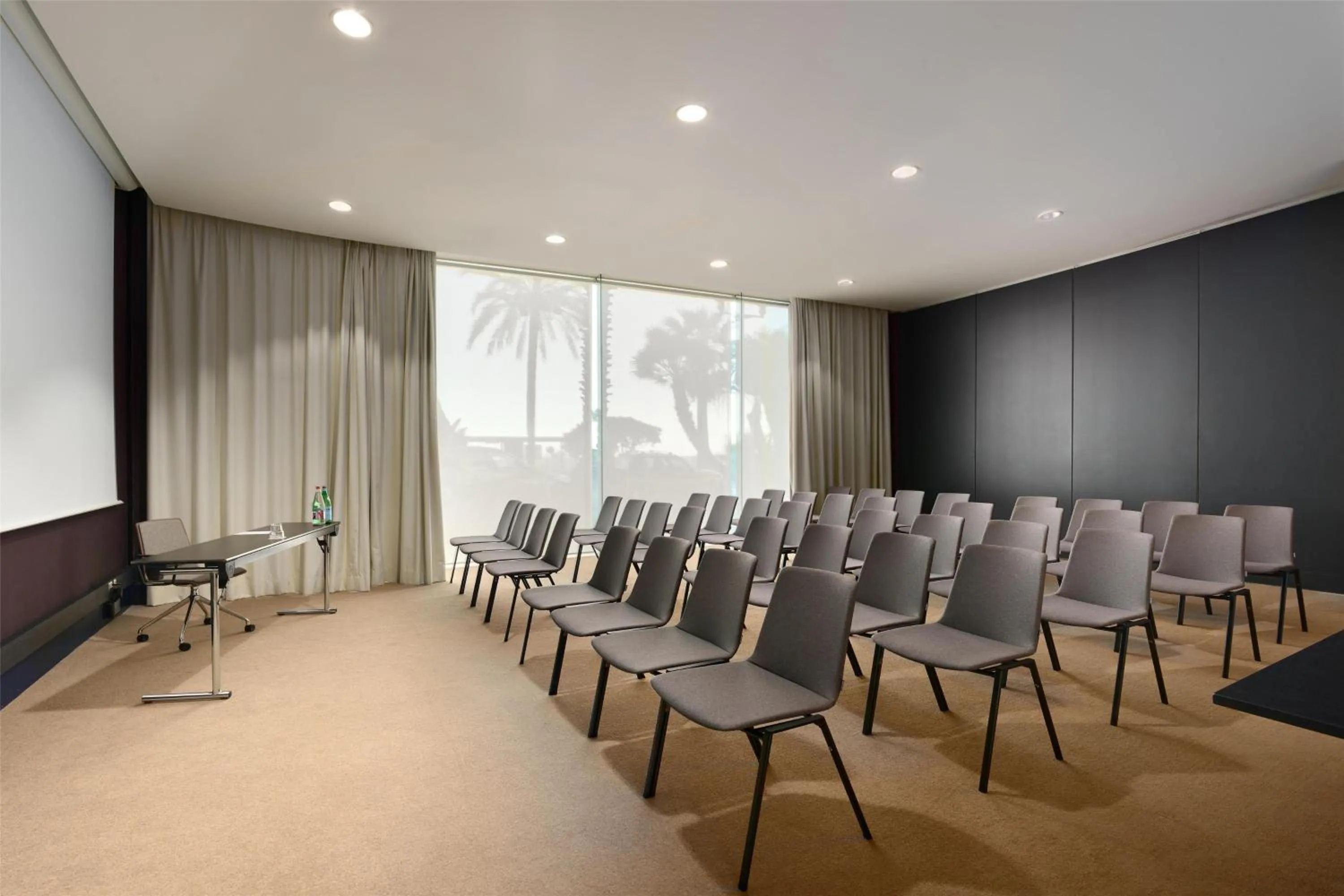 Meeting/conference room in Radisson Blu Hotel Nice