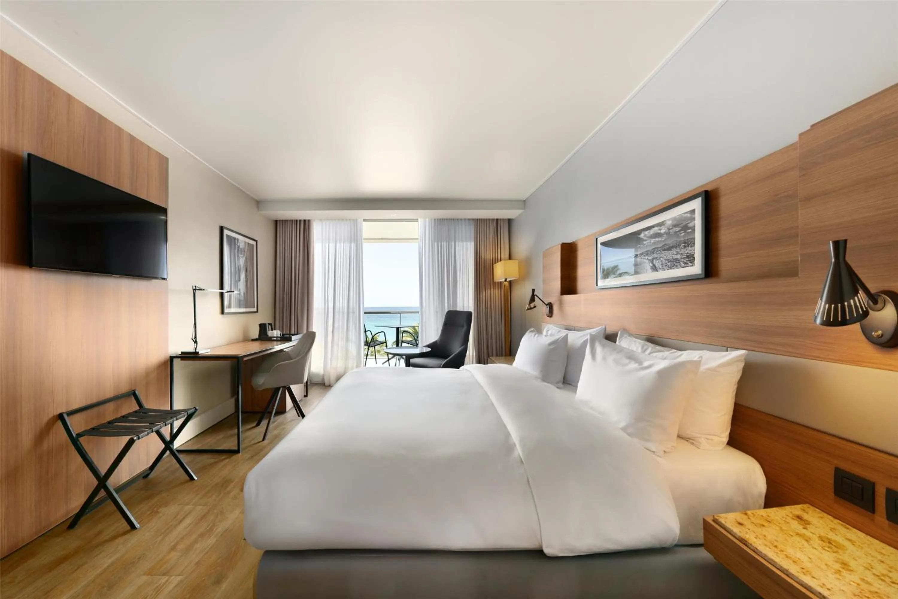 Bedroom, Bed in Radisson Blu Hotel Nice