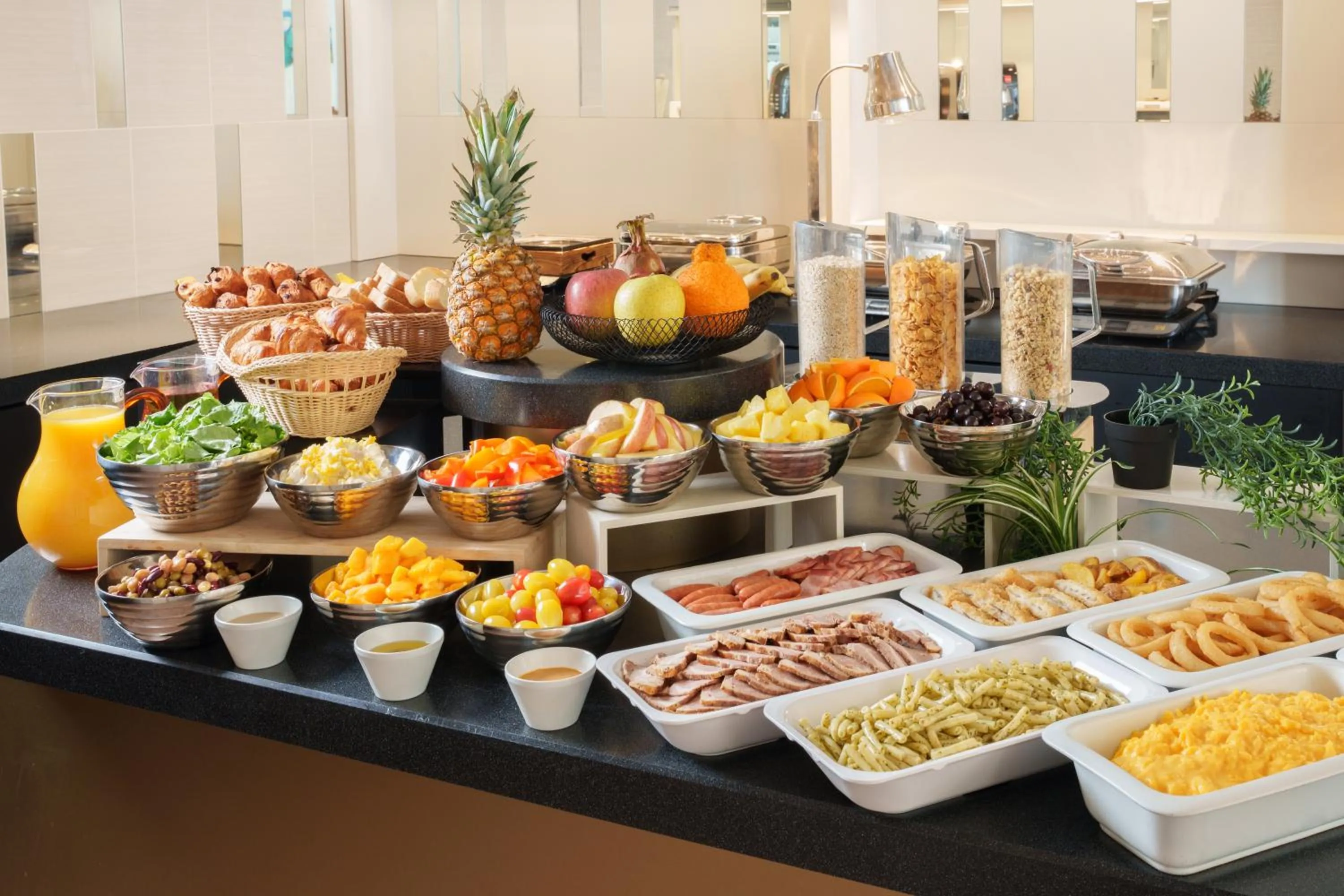 Breakfast in Hotel Vista Tokyo Tsukiji