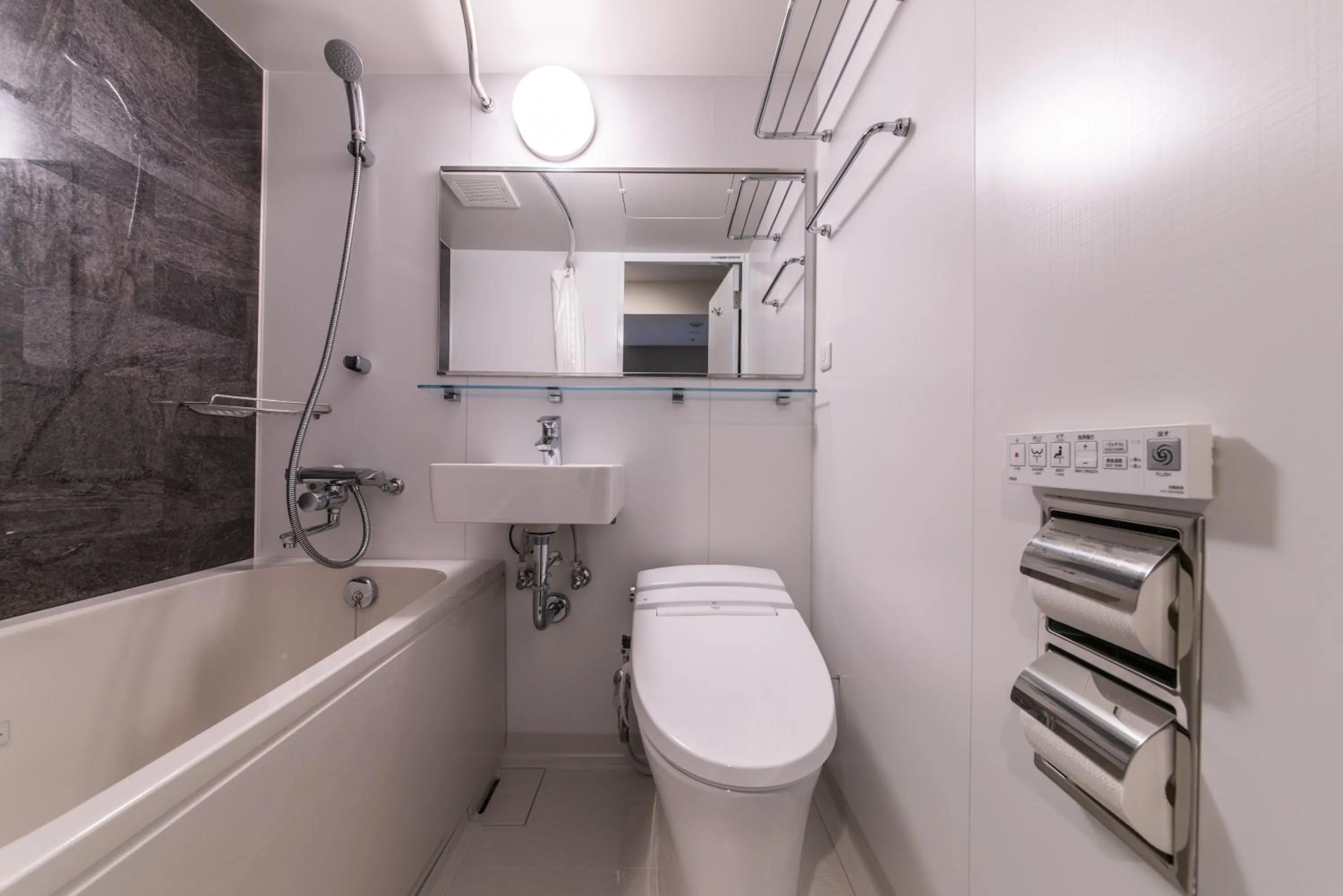 Bathroom in Hotel Vista Tokyo Tsukiji