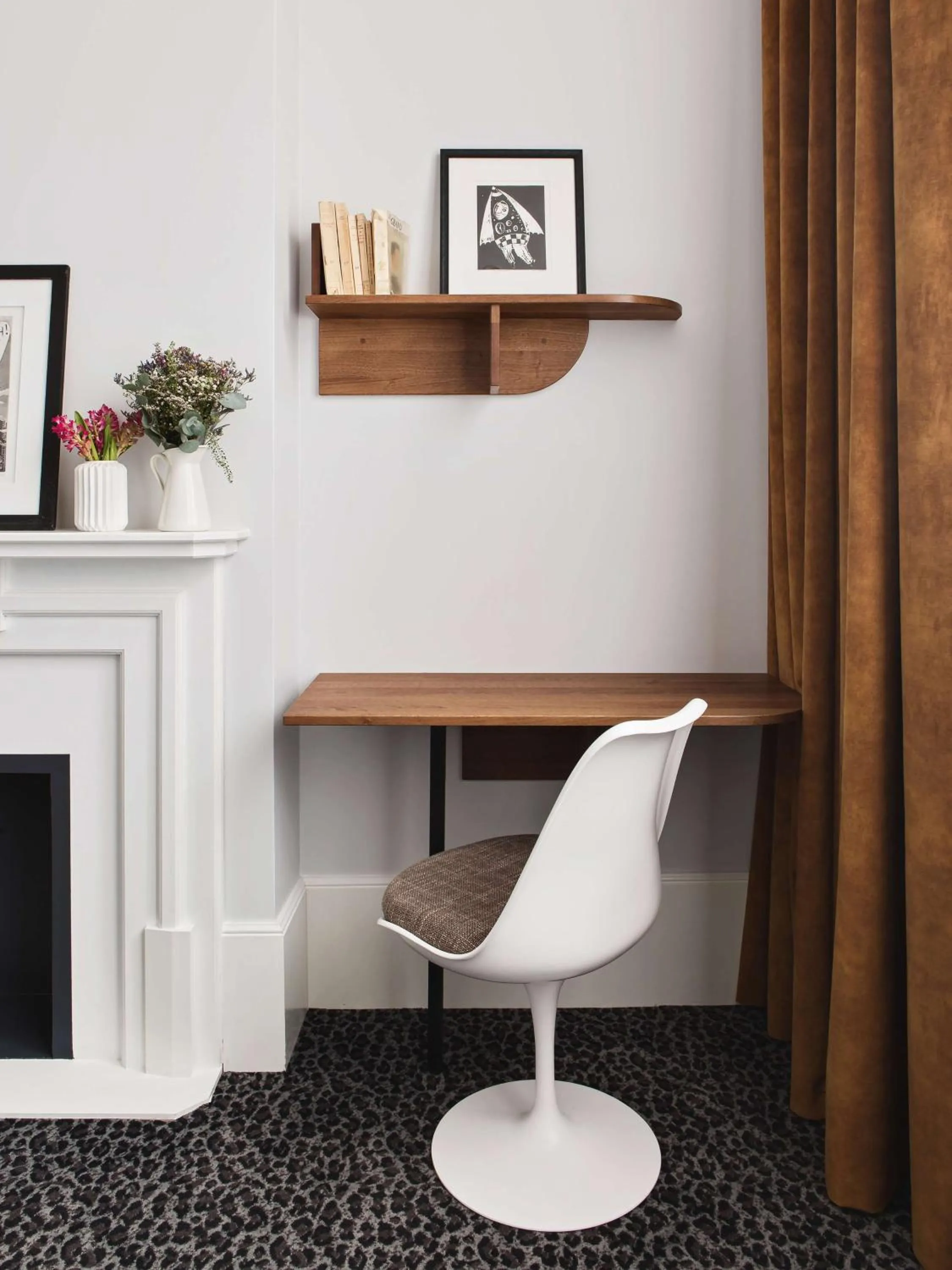 Bedroom in Hotel De Verdun 1882, BW Signature Collection