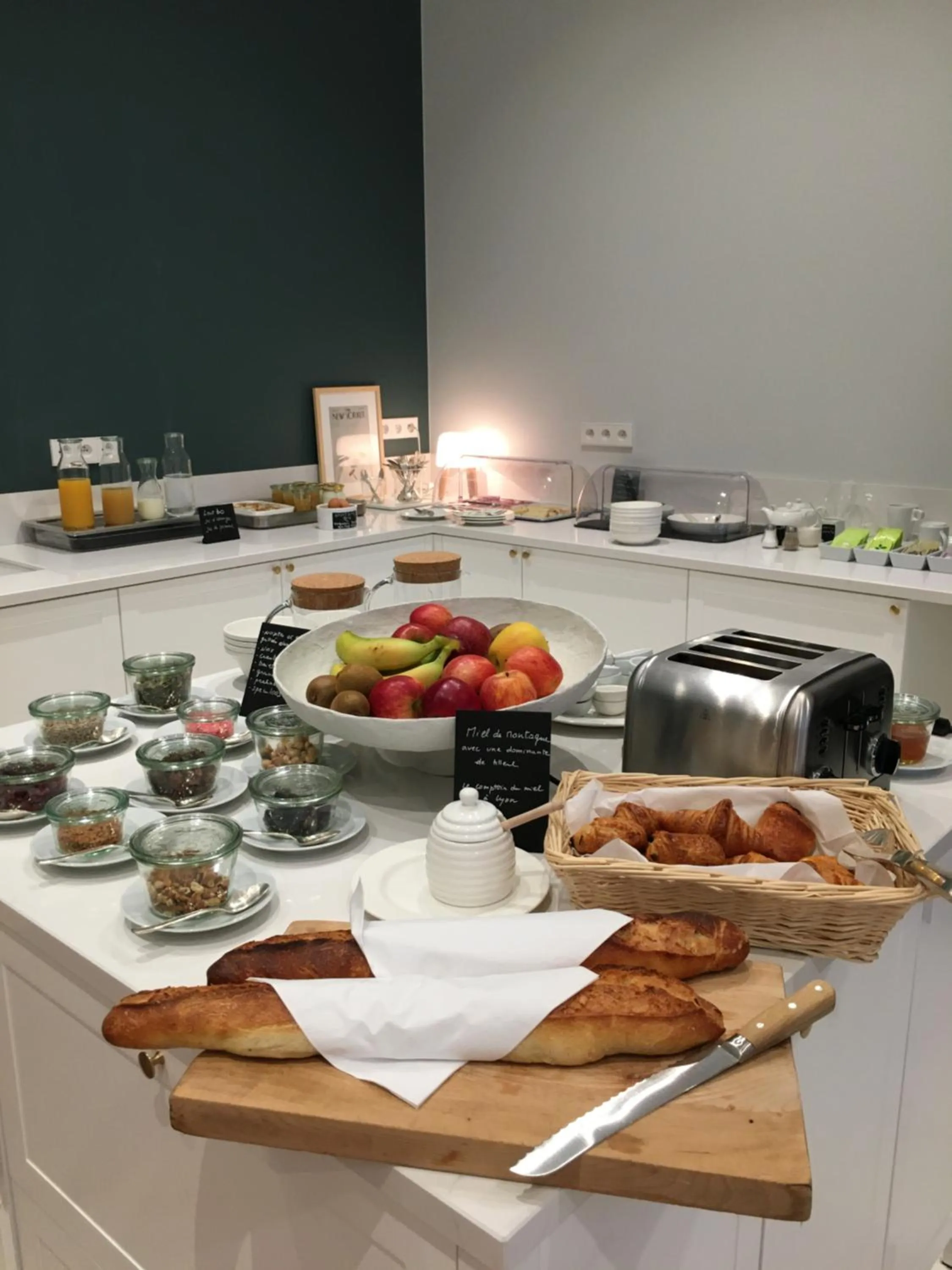 Breakfast in Hotel De Verdun 1882, BW Signature Collection