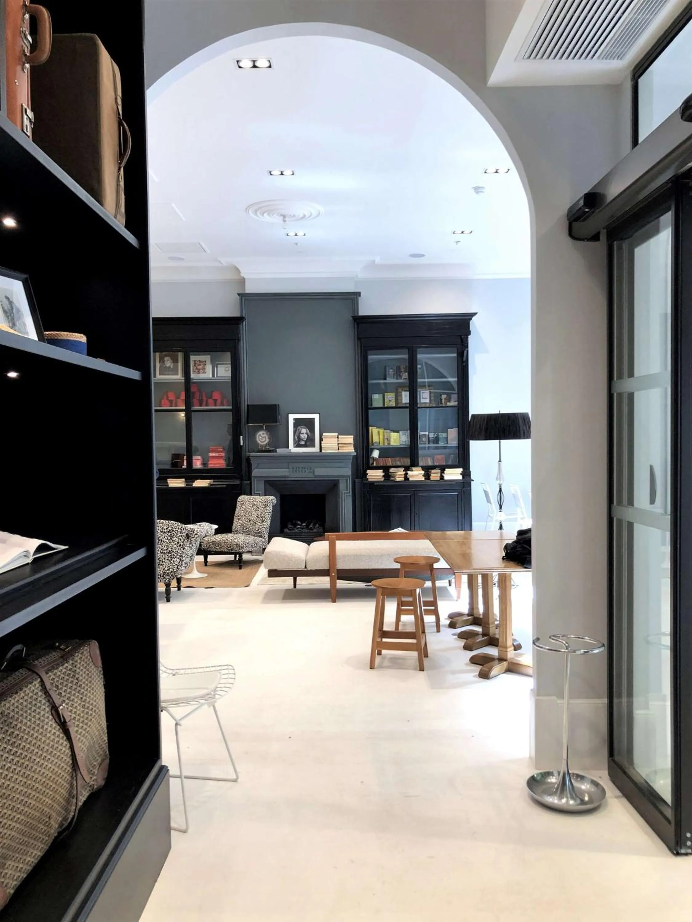 Lobby or reception in Hotel De Verdun 1882, BW Signature Collection