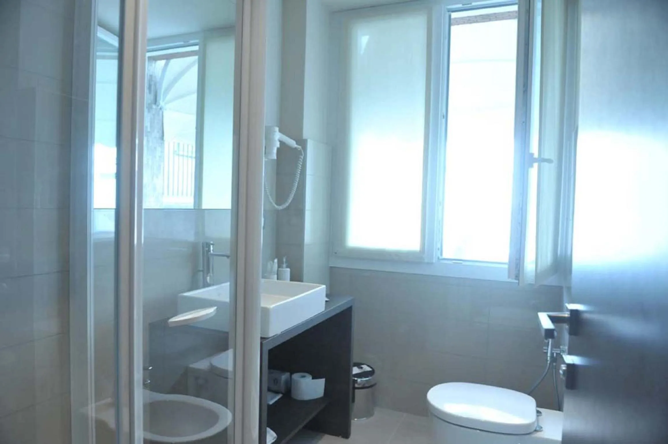 Toilet in HLL Hotel Lungolago Lecco-Como Lake