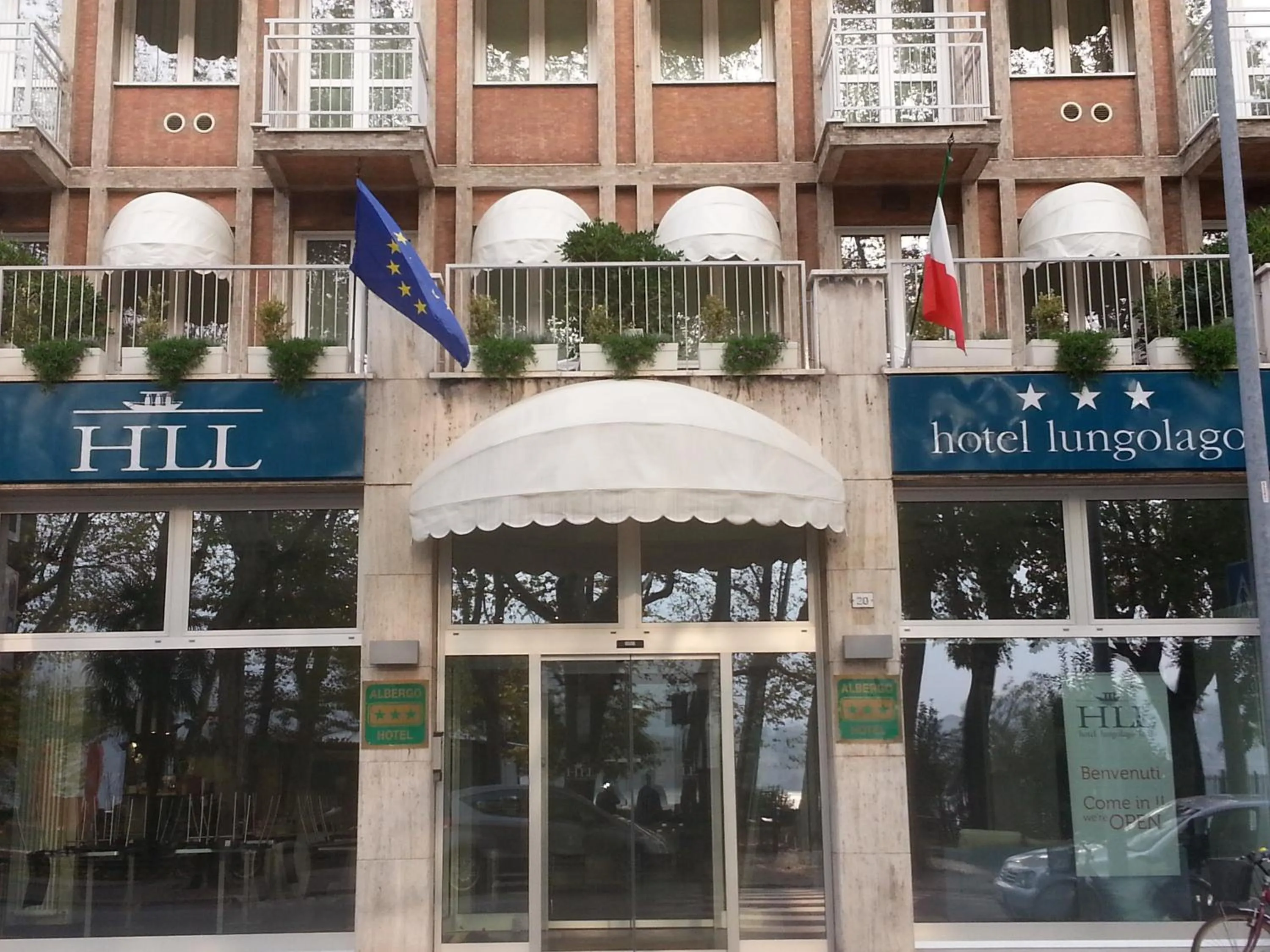 Facade/entrance in HLL Hotel Lungolago Lecco-Como Lake