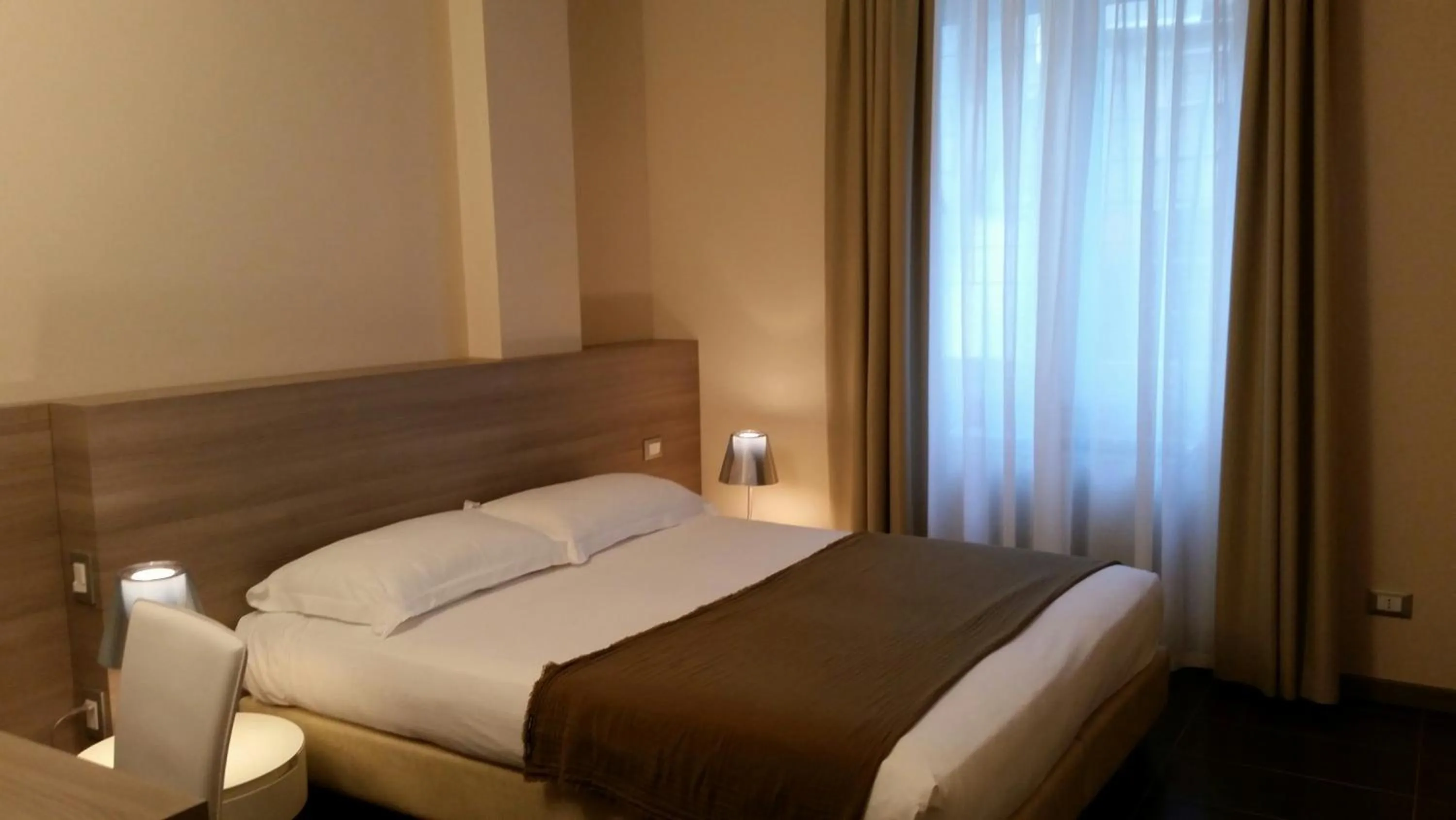 Bed in HLL Hotel Lungolago Lecco-Como Lake