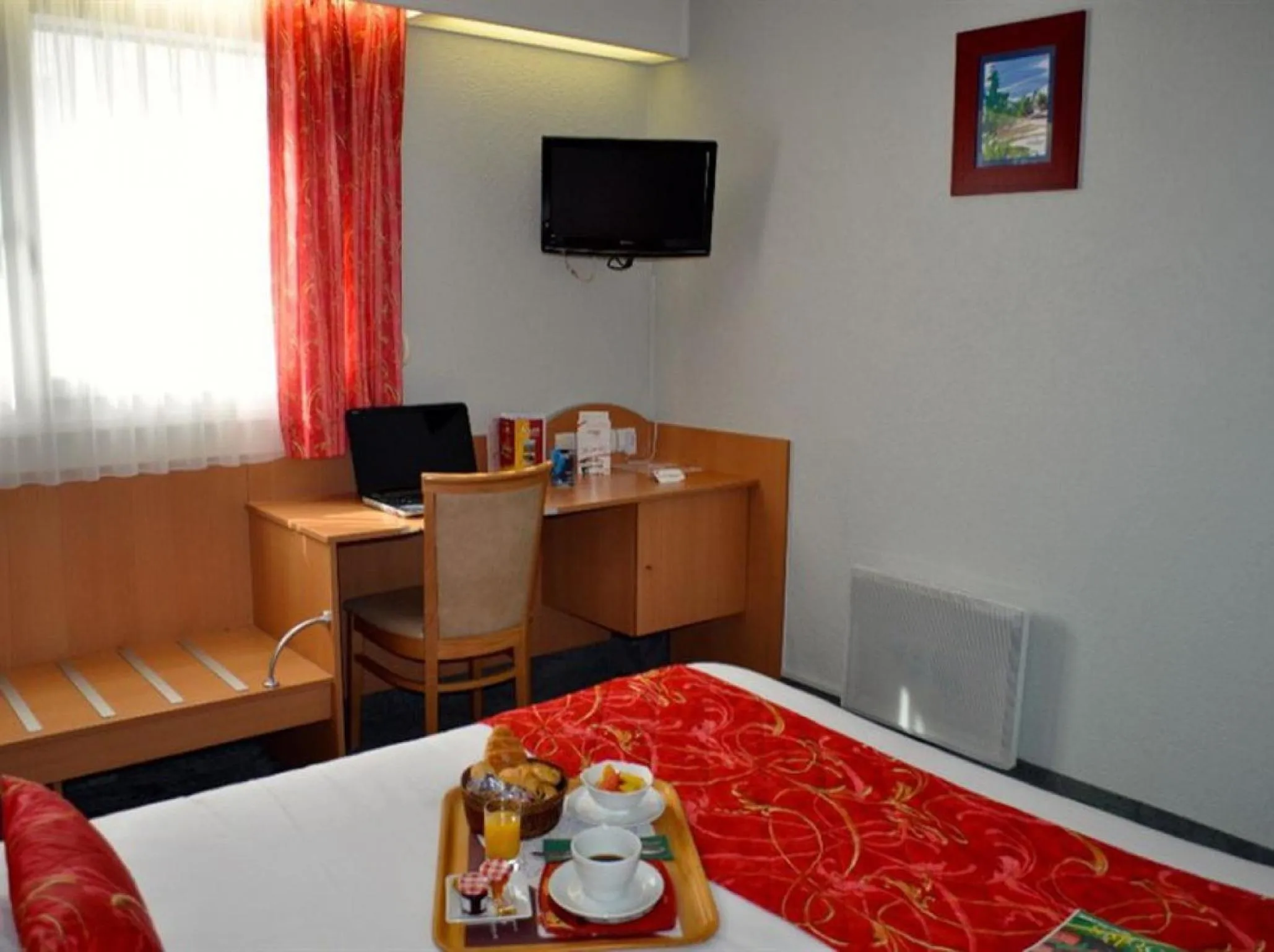 Decorative detail in Atalante