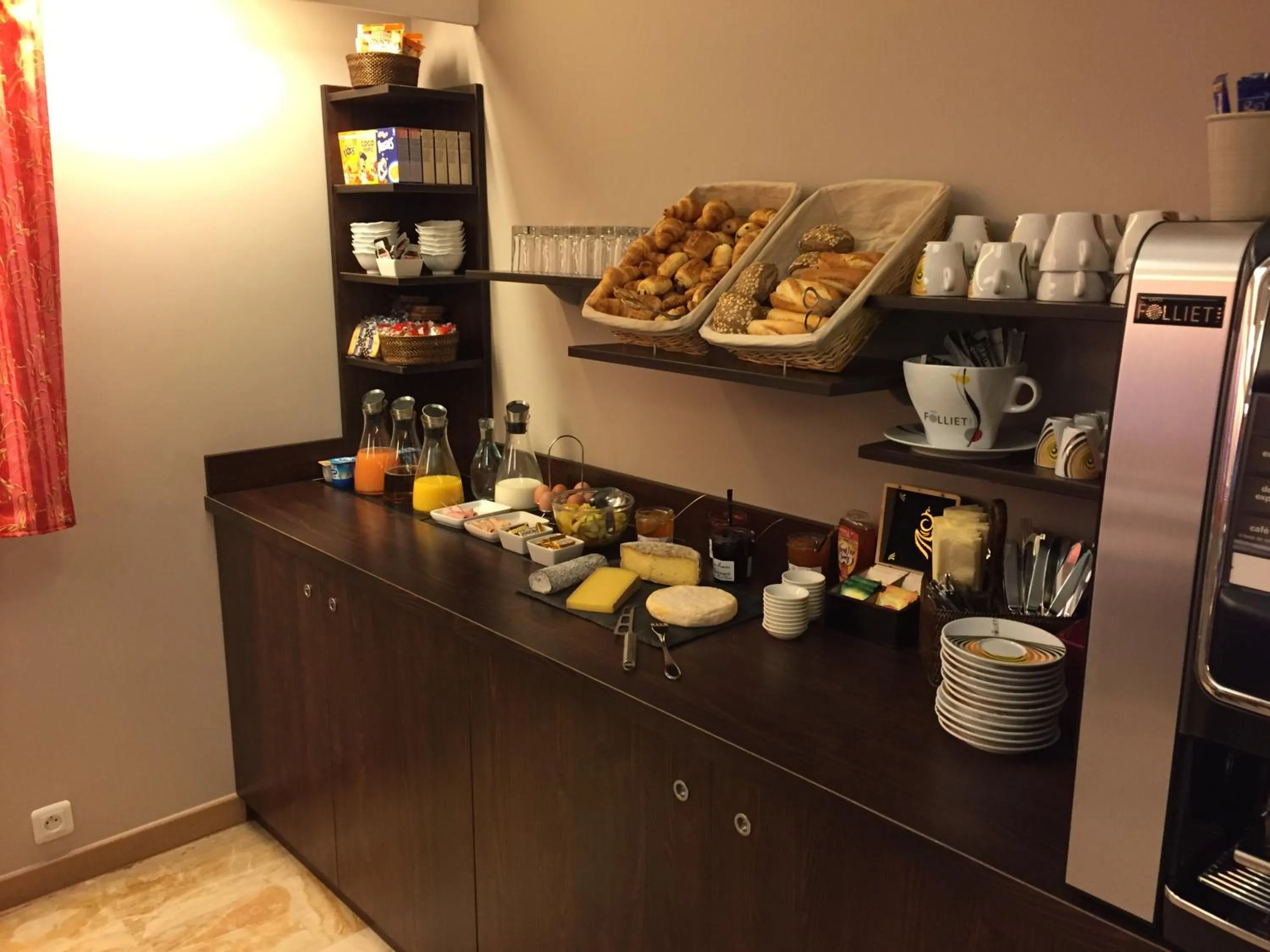 Area and facilities in Atalante