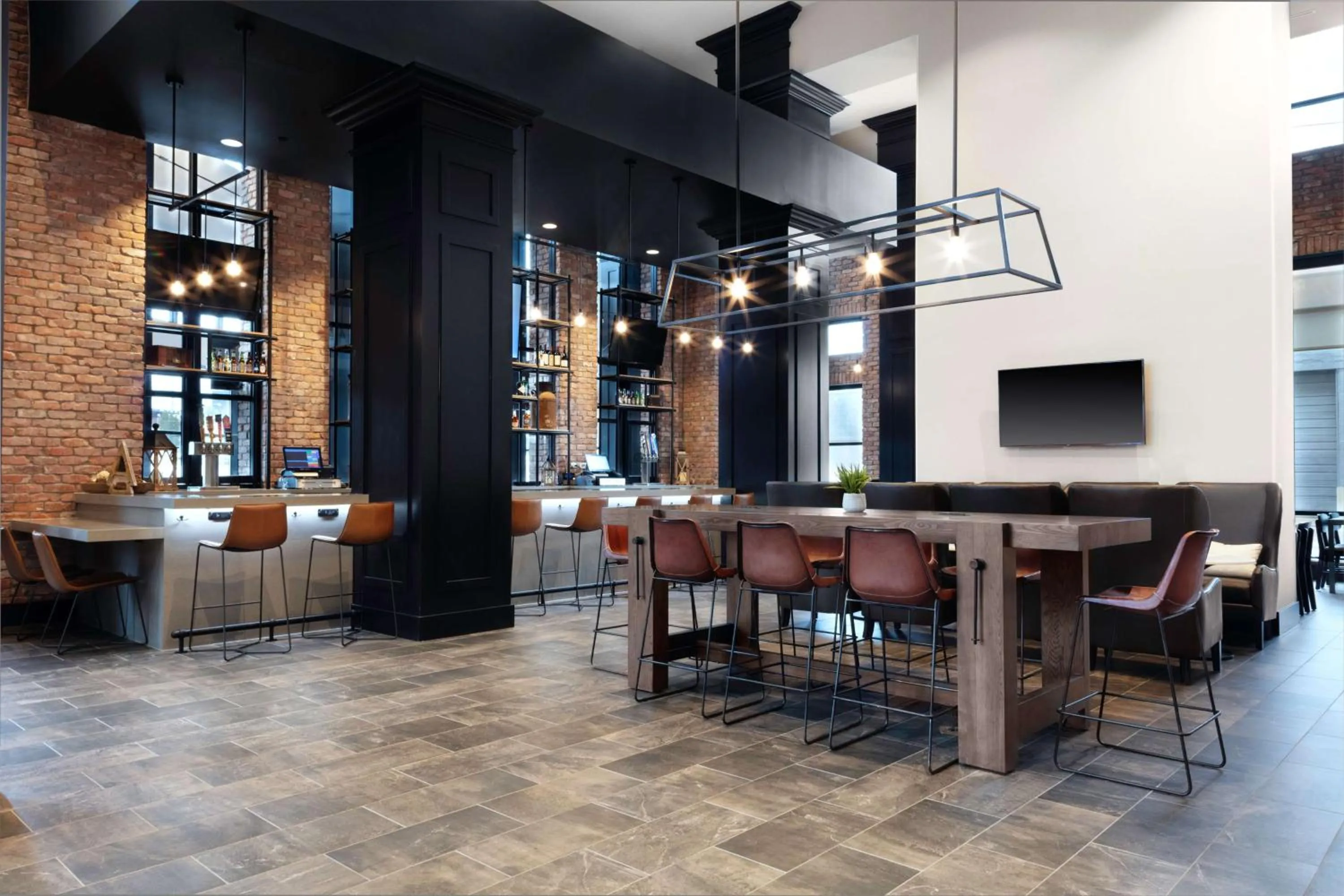 Restaurant/places to eat in Hyatt House Nashville Downtown-Convention Center