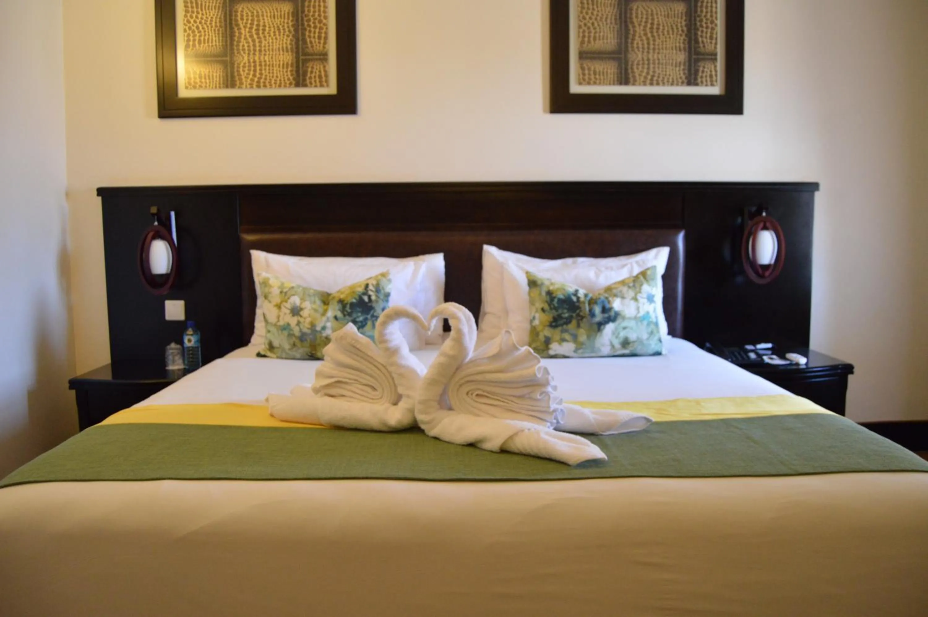 Bed in Majestic Five Hotel