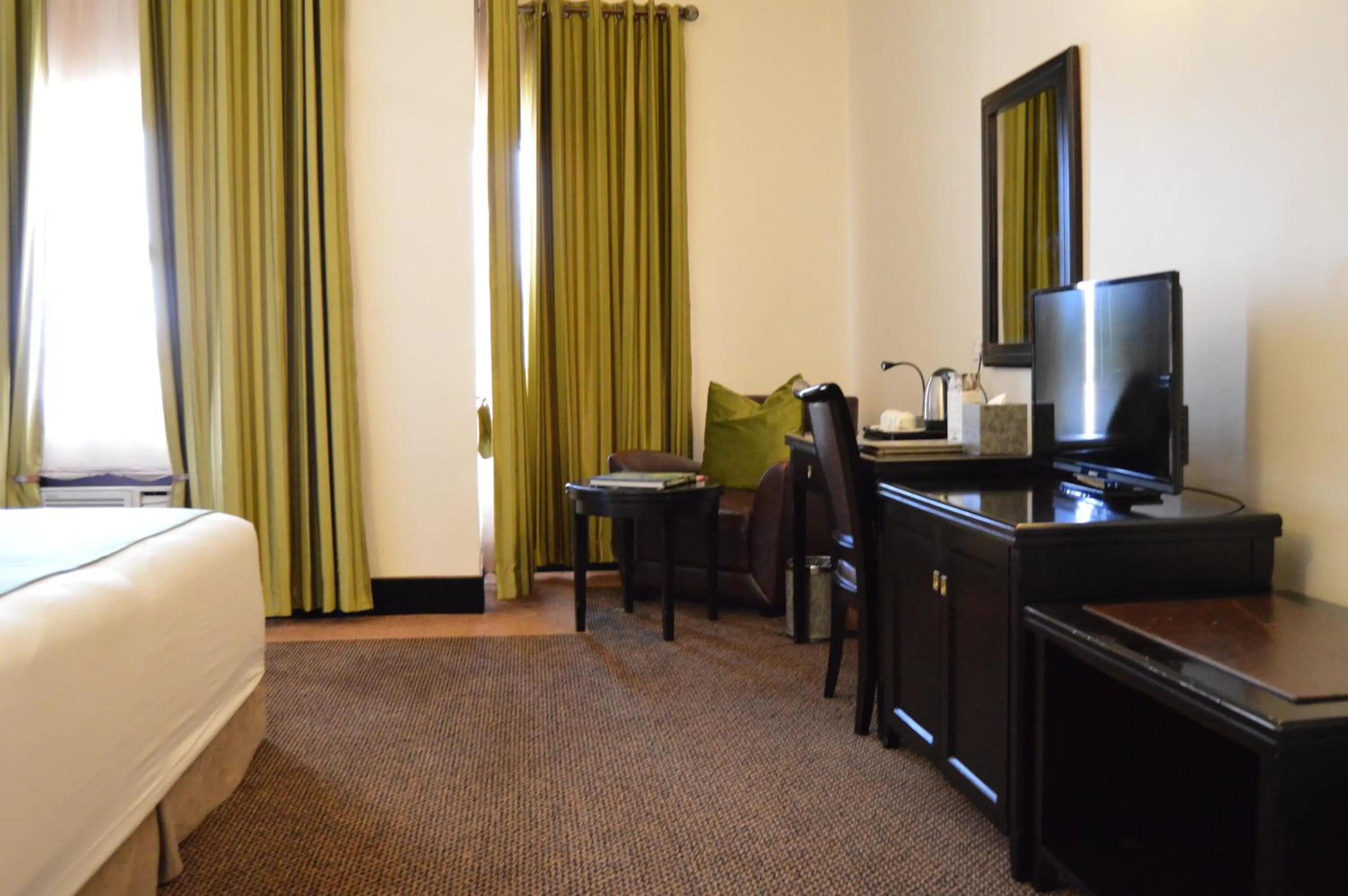 Bed in Majestic Five Hotel