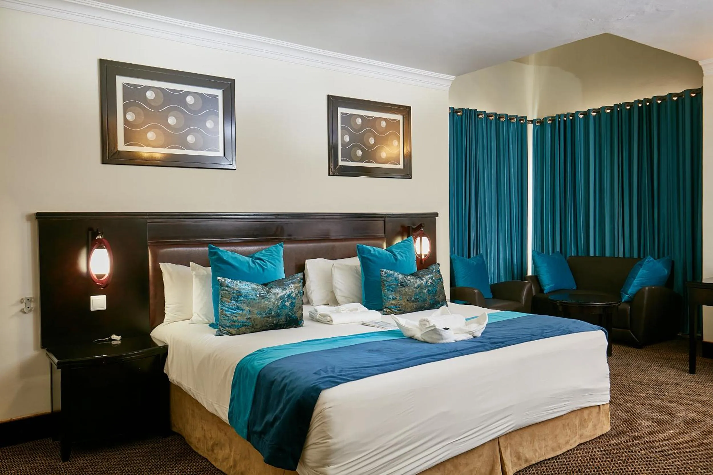 Bed in Majestic Five Hotel