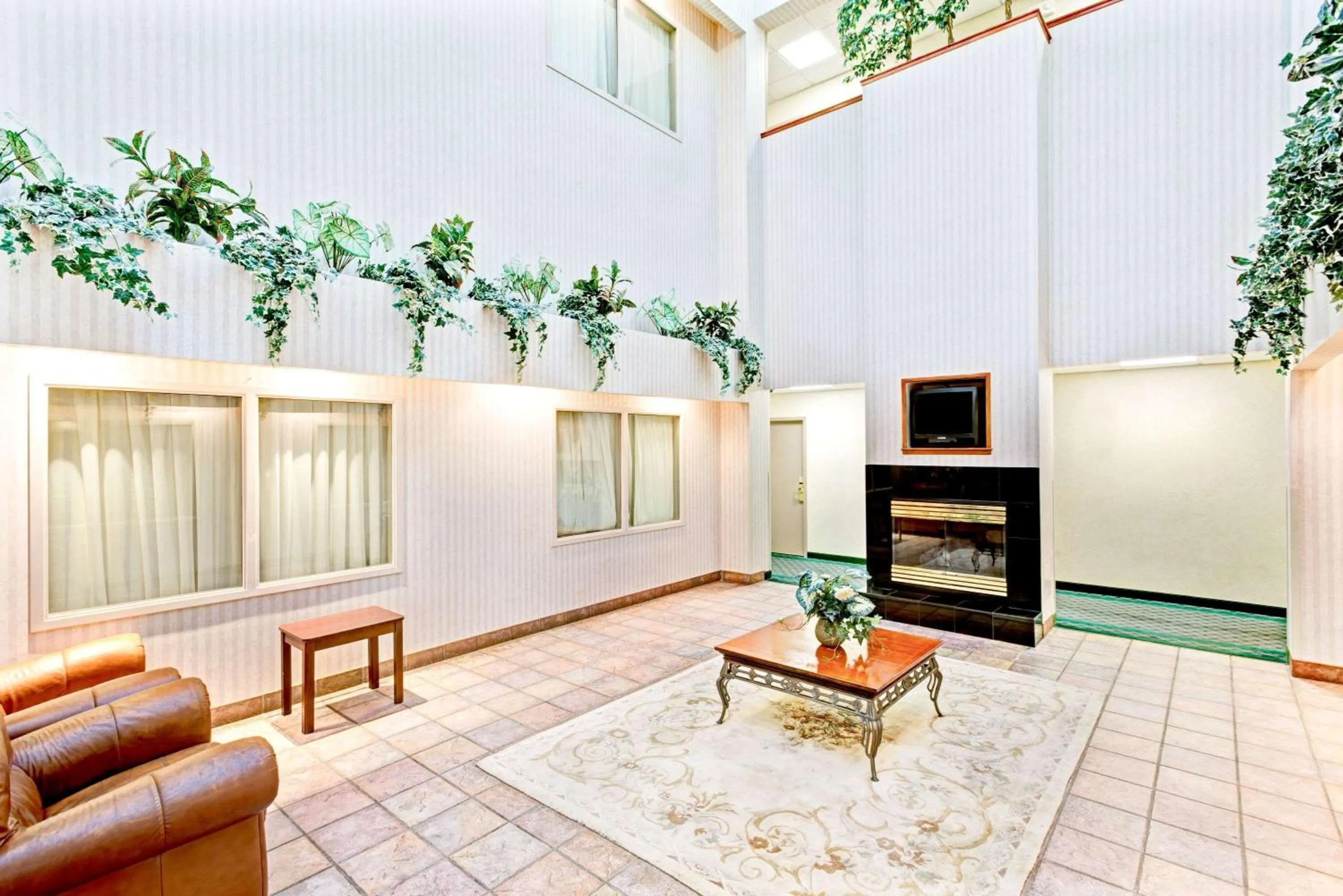 Lobby or reception in Super 8 by Wyndham Brockton