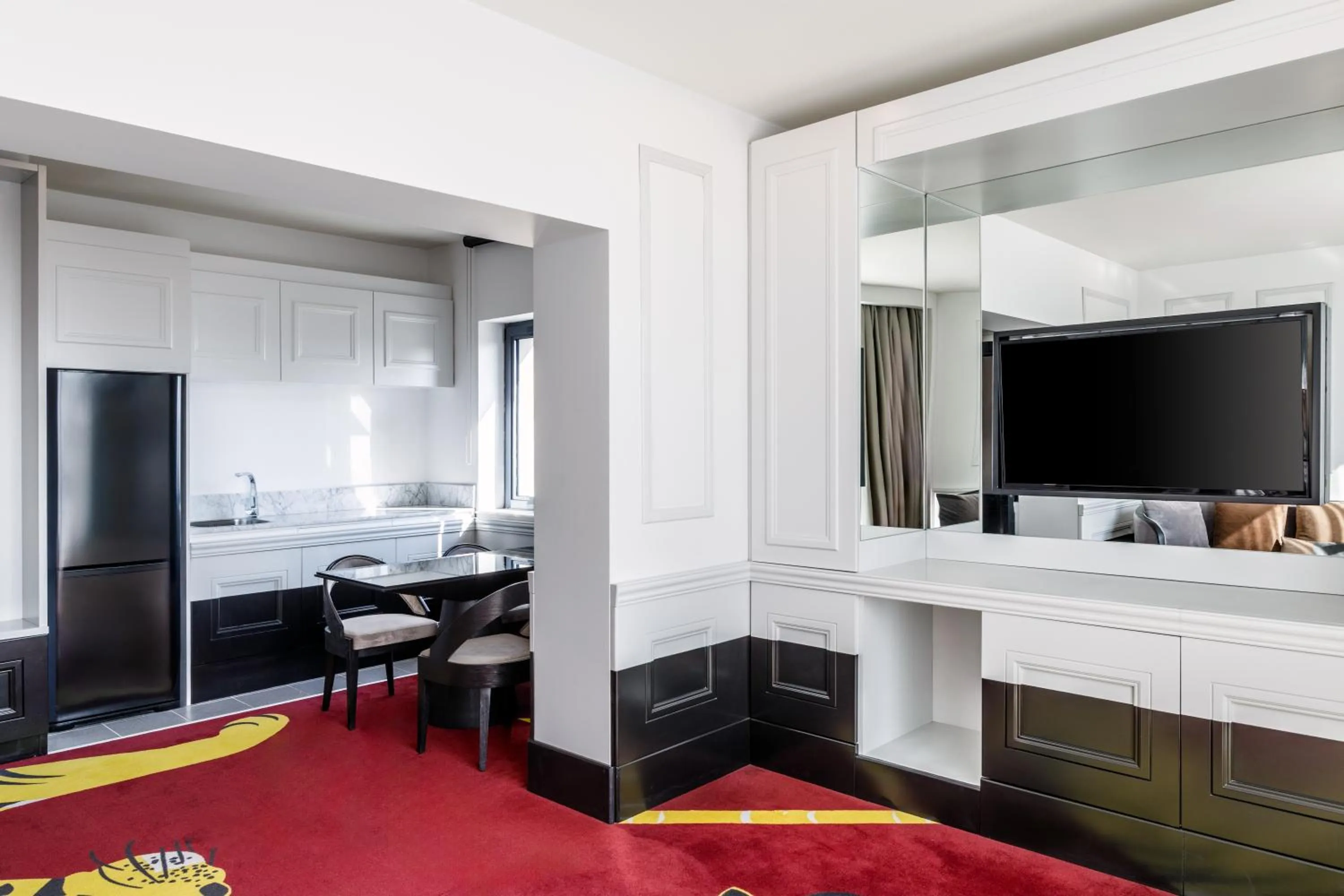 TV and multimedia in Mercure Baku City