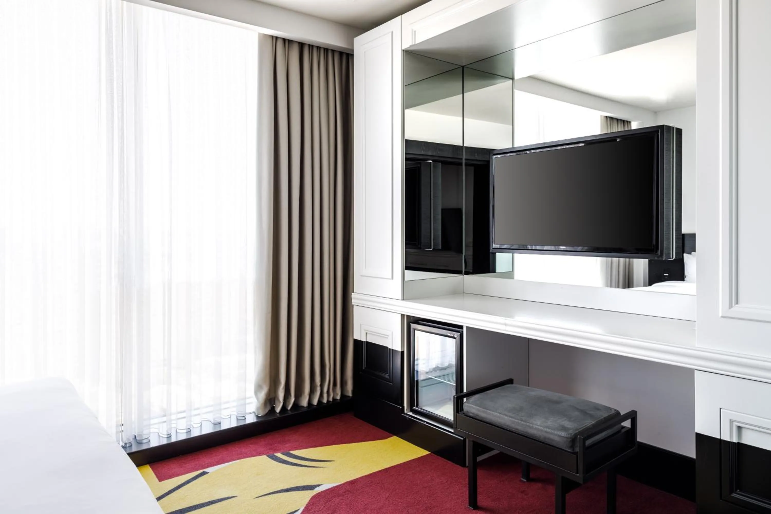 TV and multimedia in Mercure Baku City