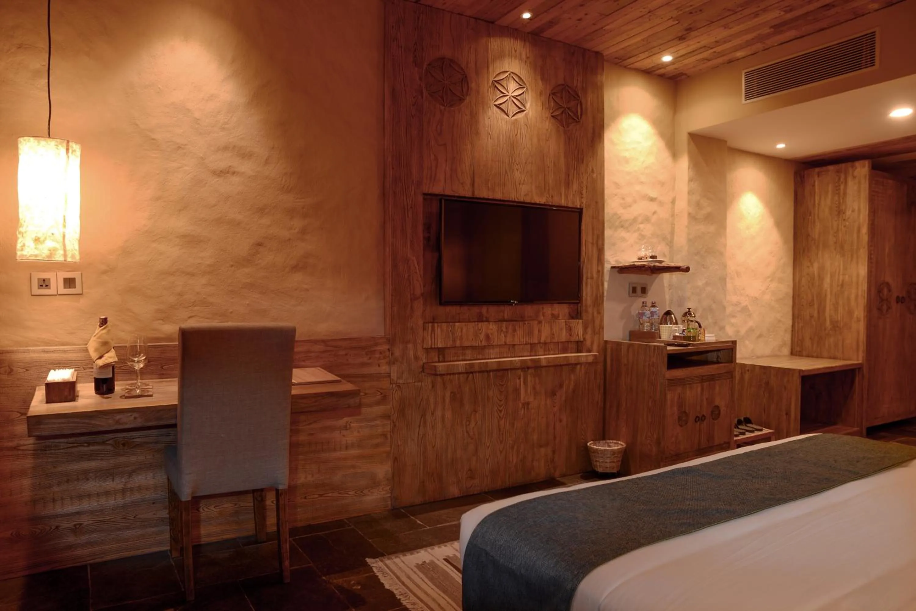 TV and multimedia, Bed in Sarangkot Mountain Lodge