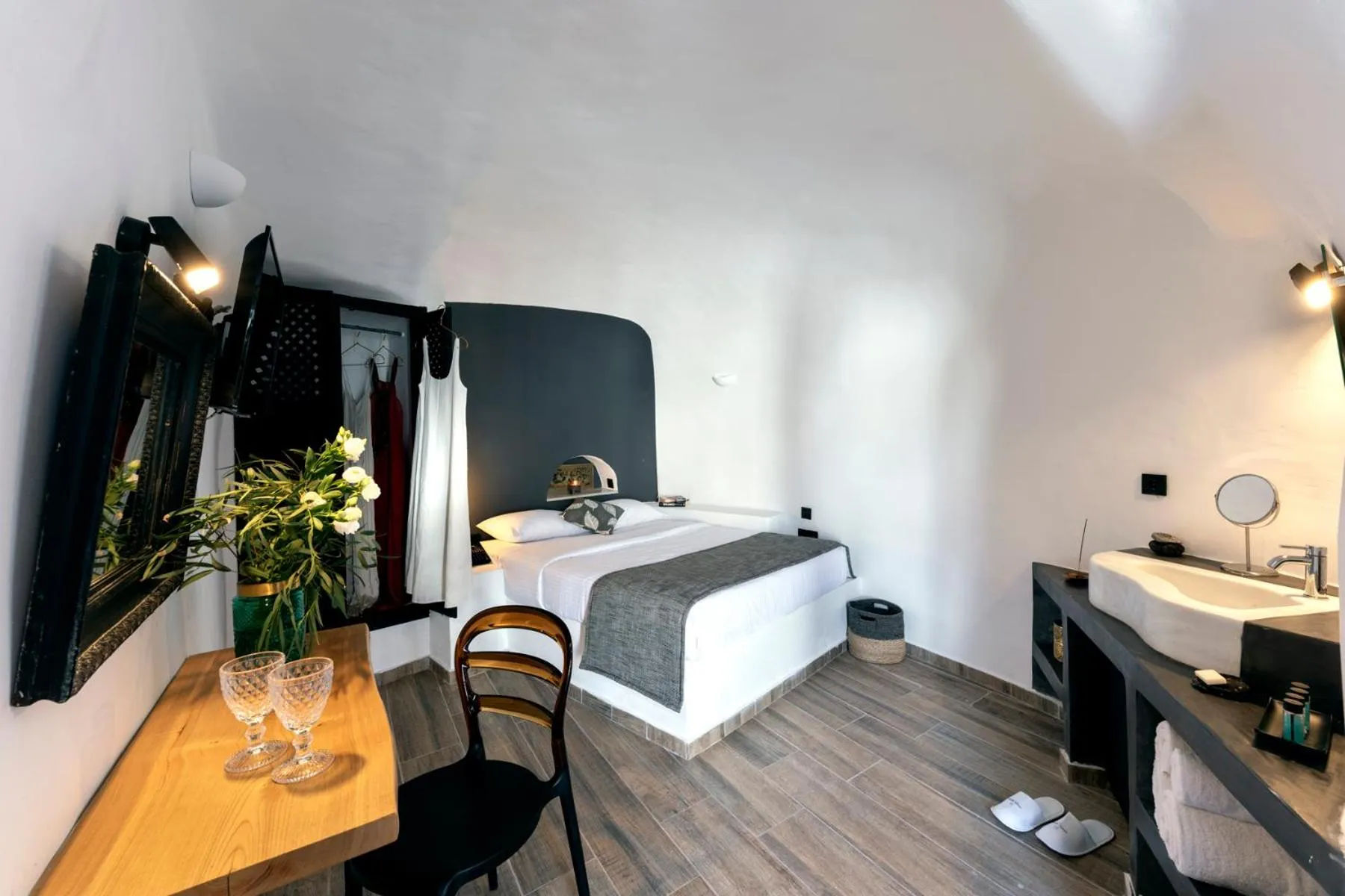 Photo of the whole room, Bed in Pearl of Caldera Oia - Boutique Hotel by Pearl Hotel Collection
