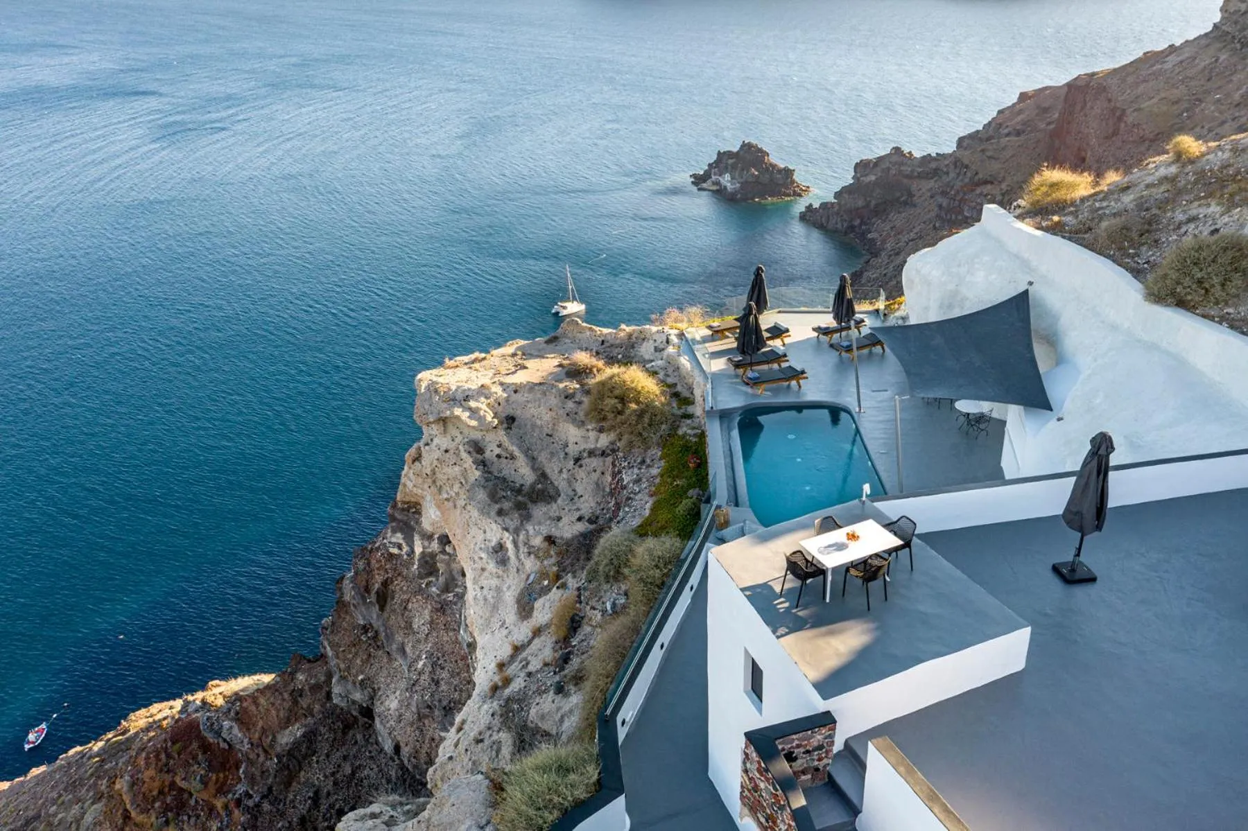 Restaurant/places to eat in Pearl of Caldera Oia - Boutique Hotel by Pearl Hotel Collection