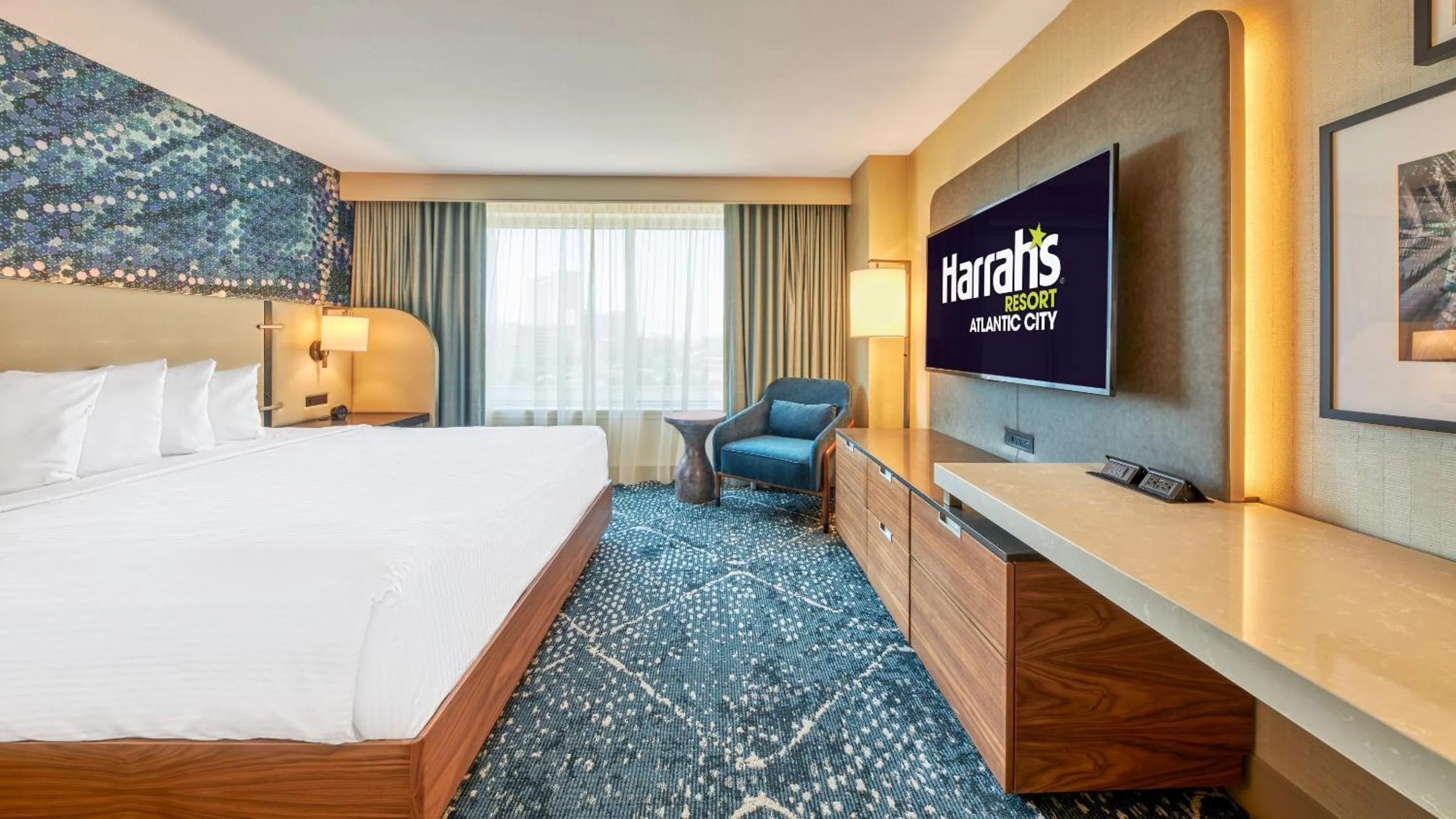Bedroom, Bed in Harrah's Resort Atlantic City, A Caesars Destination
