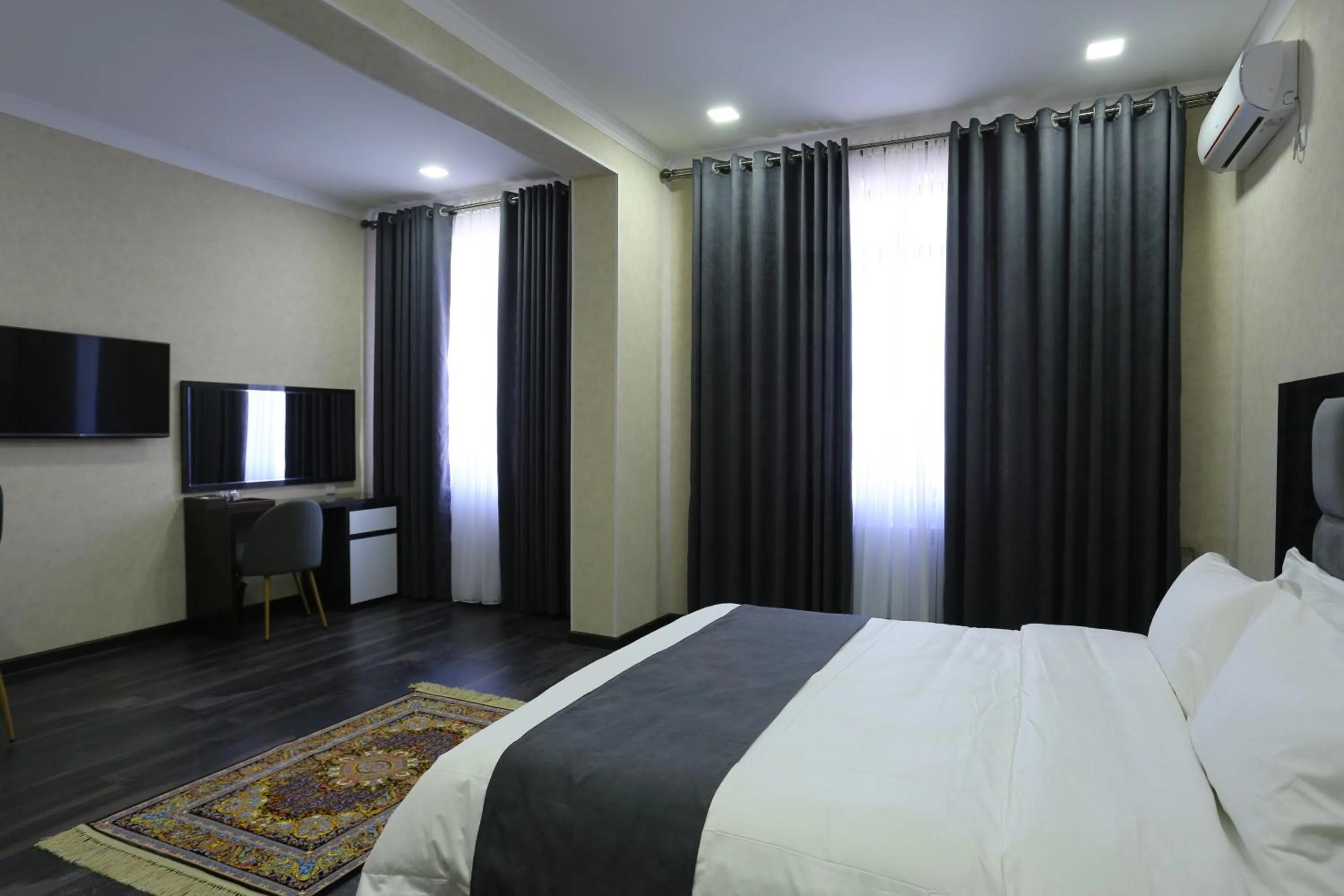 Photo of the whole room, Bed in Hotel 777