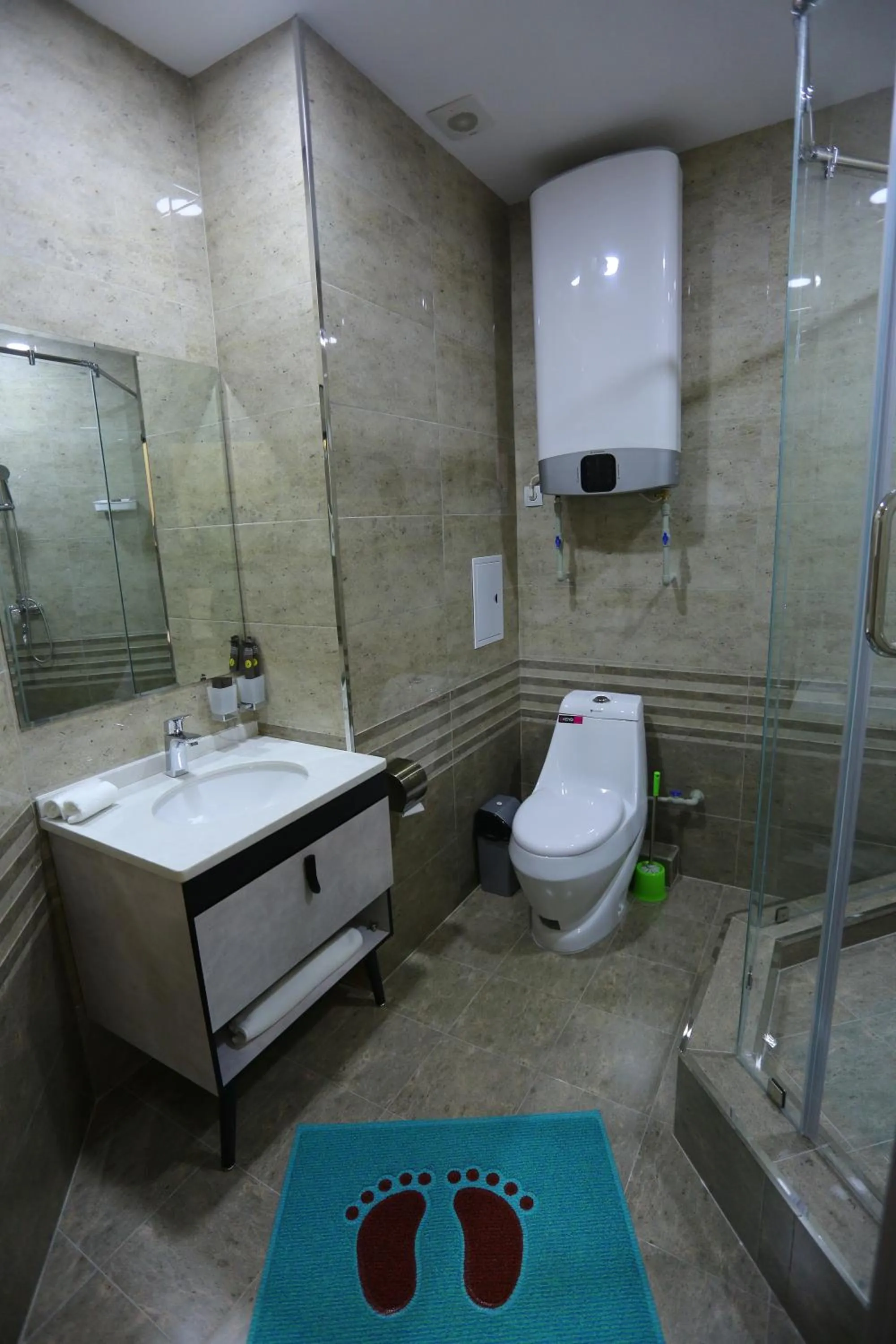 Toilet in Hotel 777