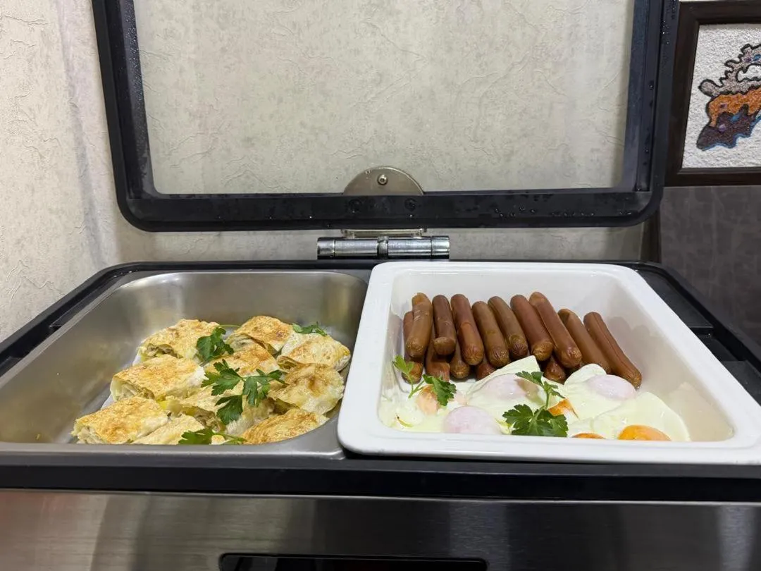 Food in Hotel 777