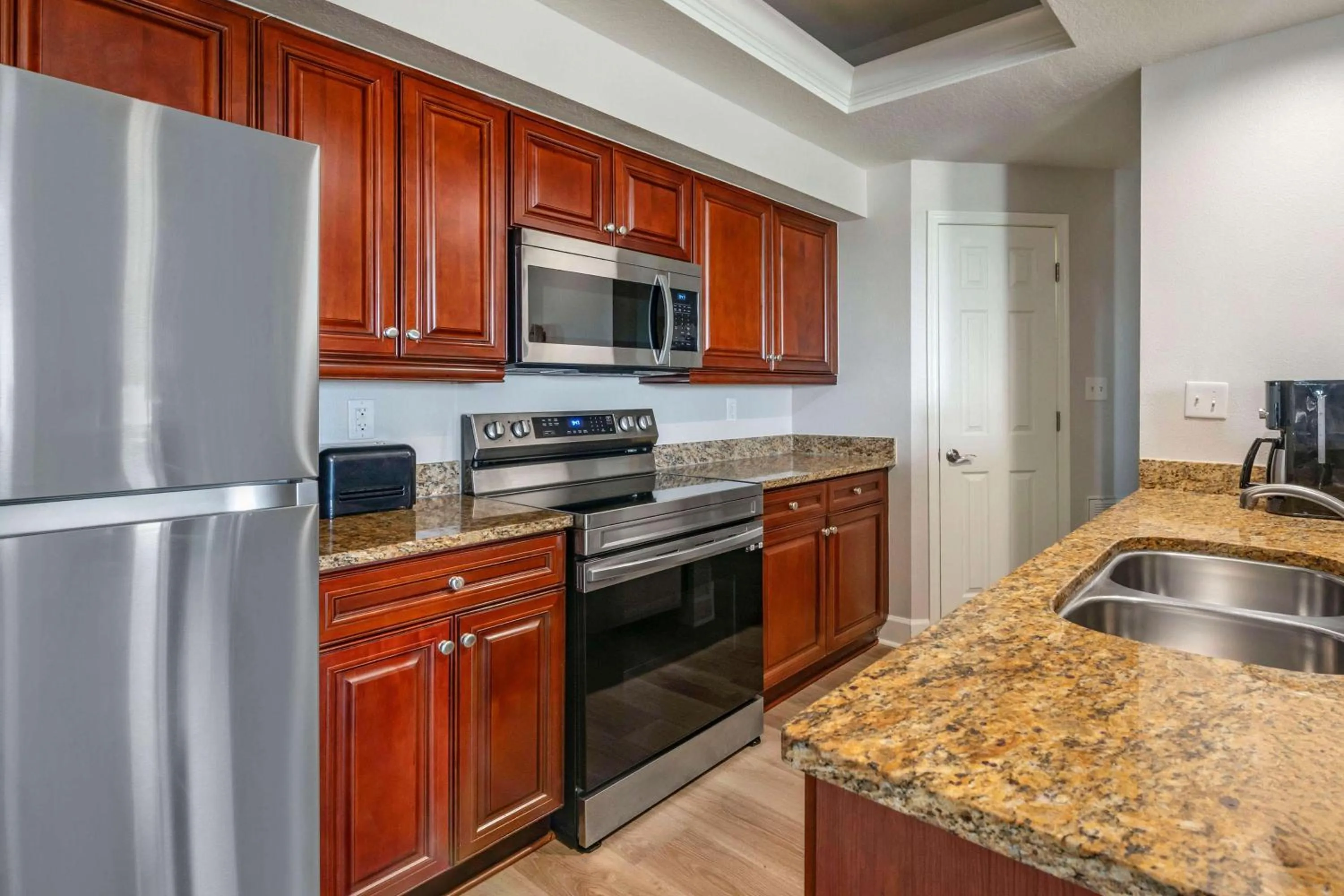 Kitchen or kitchenette in Hilton Vacation Club Grande Villas Orlando