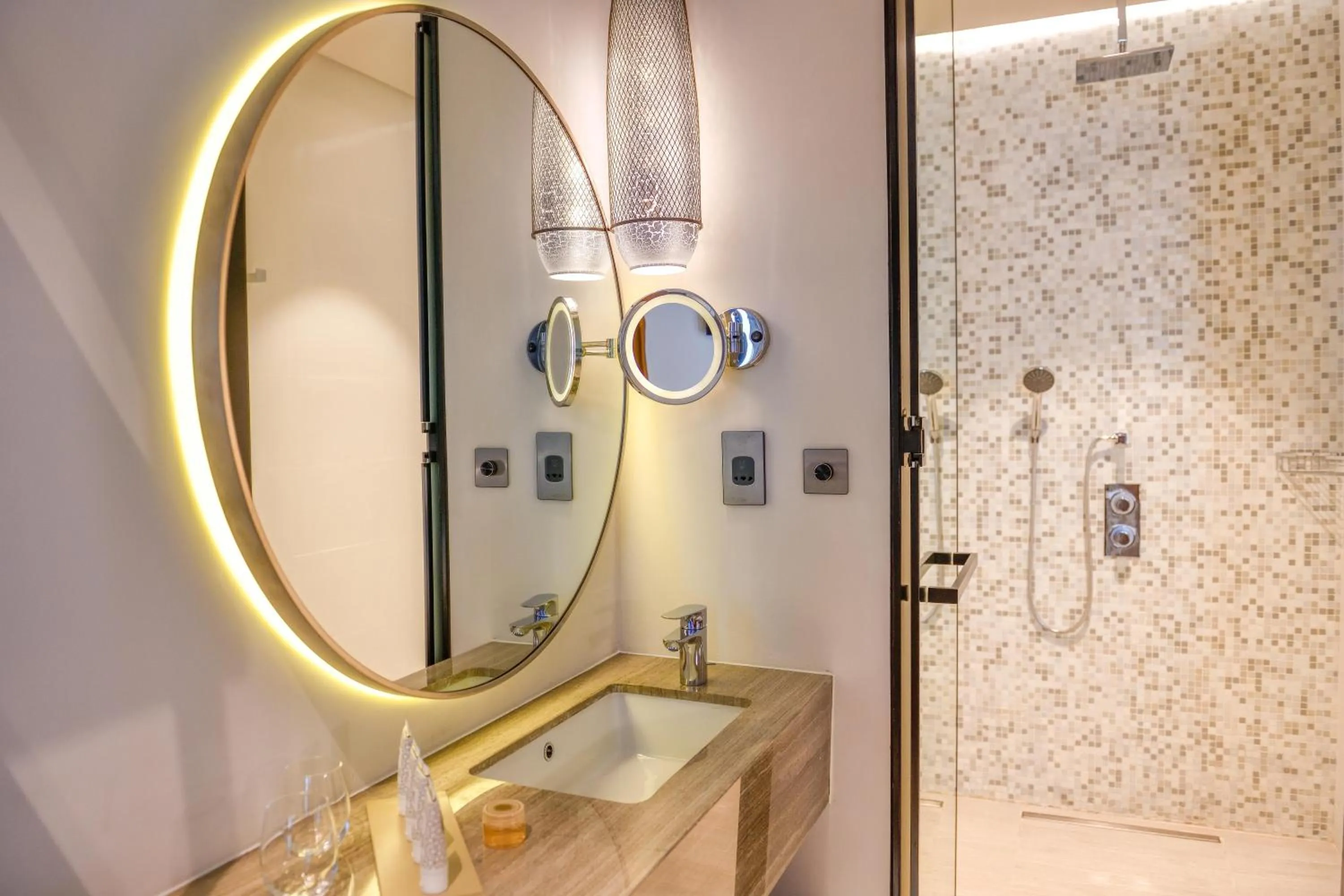 Shower in Grand Mercure Dubai City