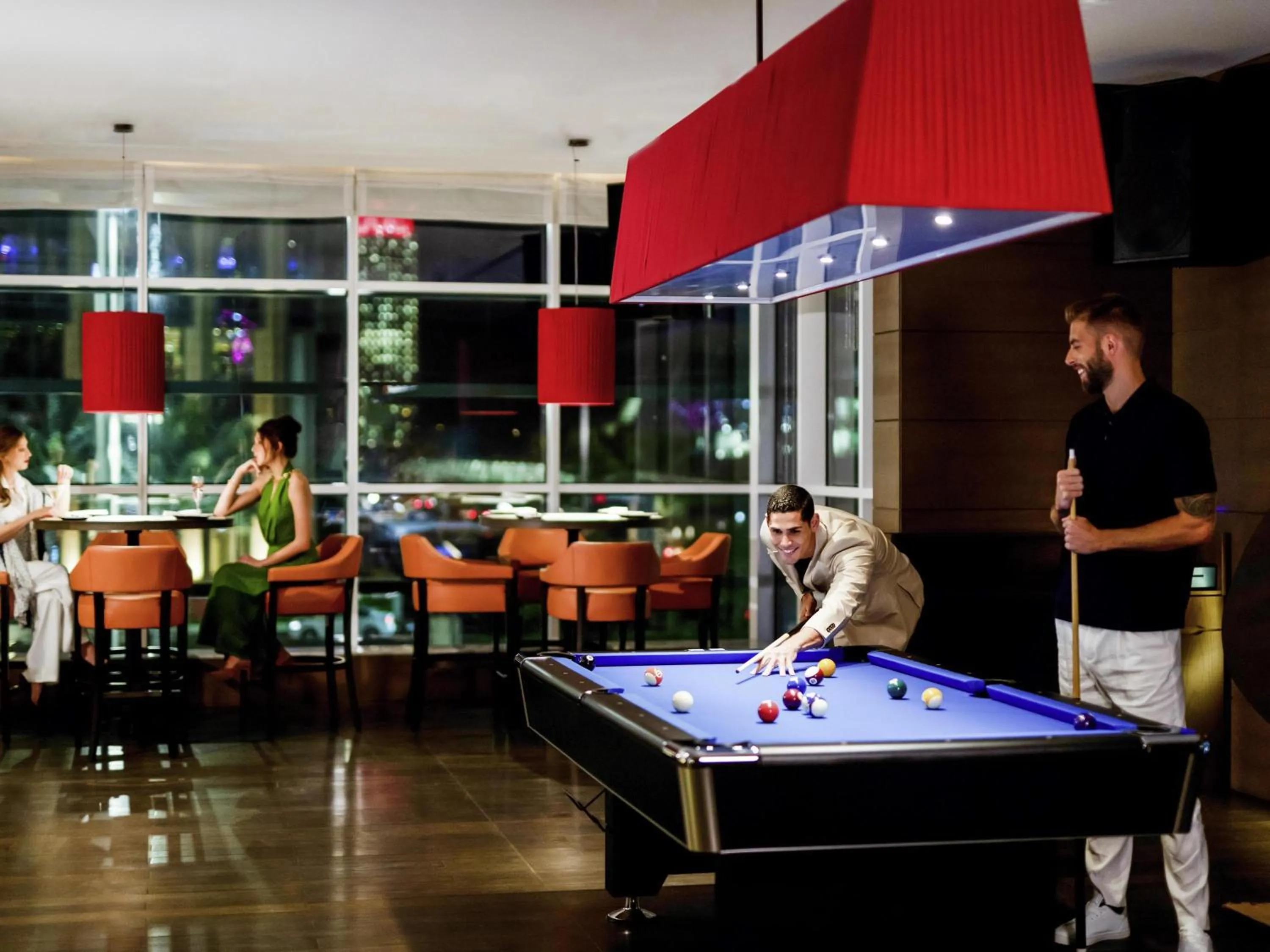 Lounge or bar in Pullman Doha West Bay